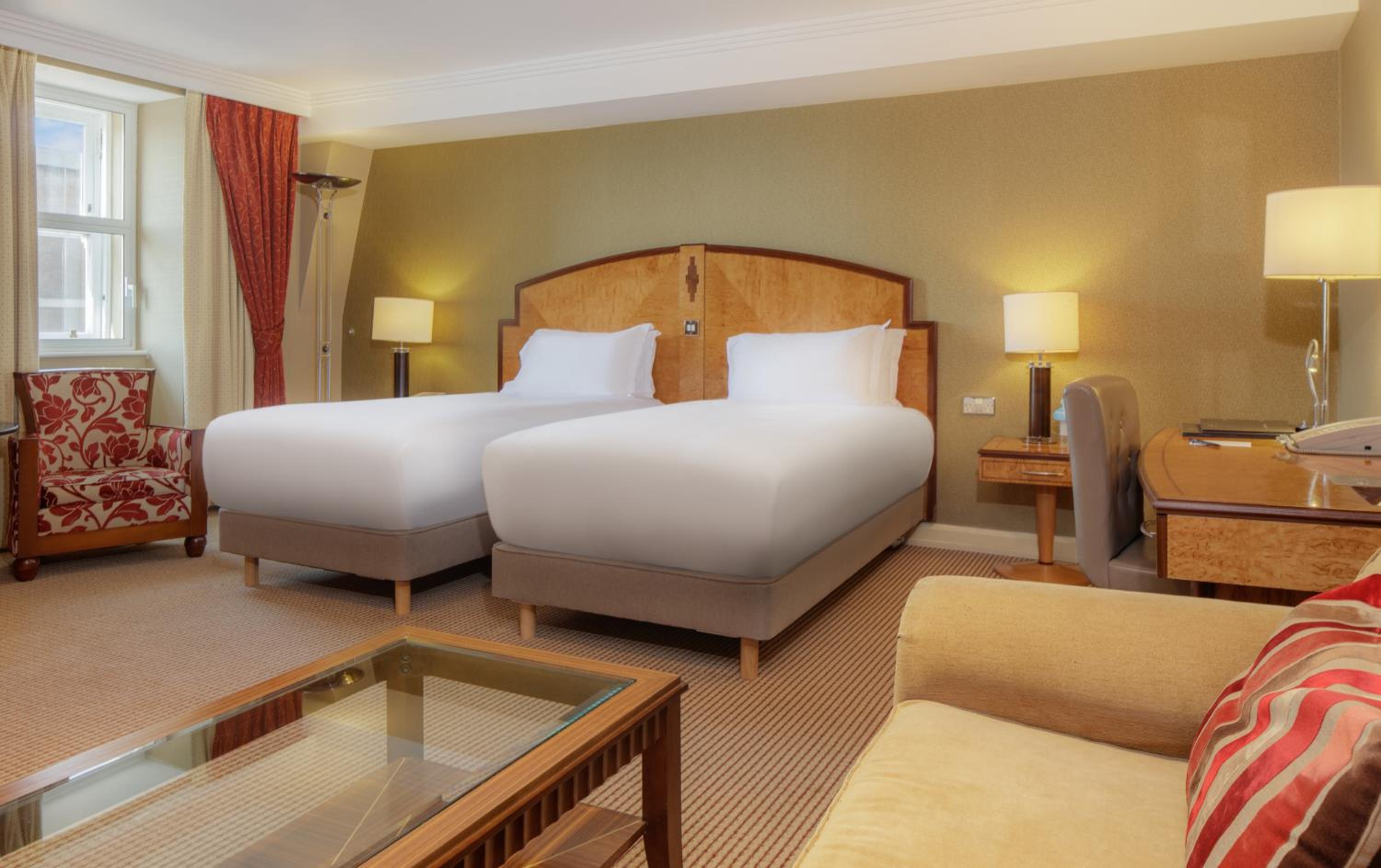 Twin Room thumbnail 5