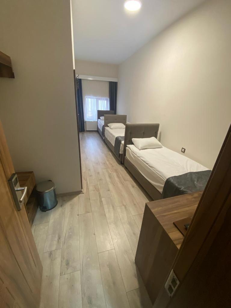 Economy Triple Room photo 1