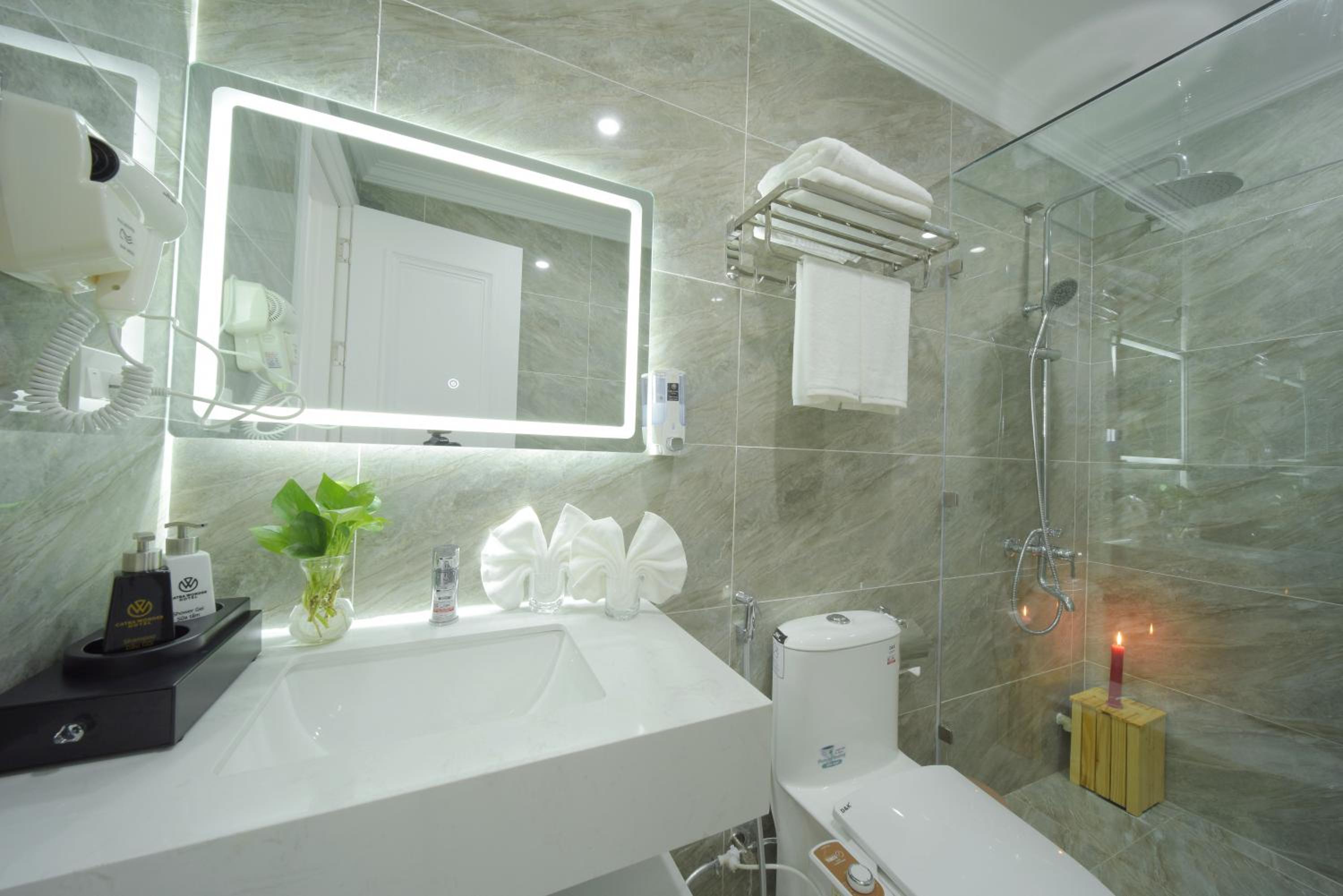 Two-Bedroom Suite - Photo 7