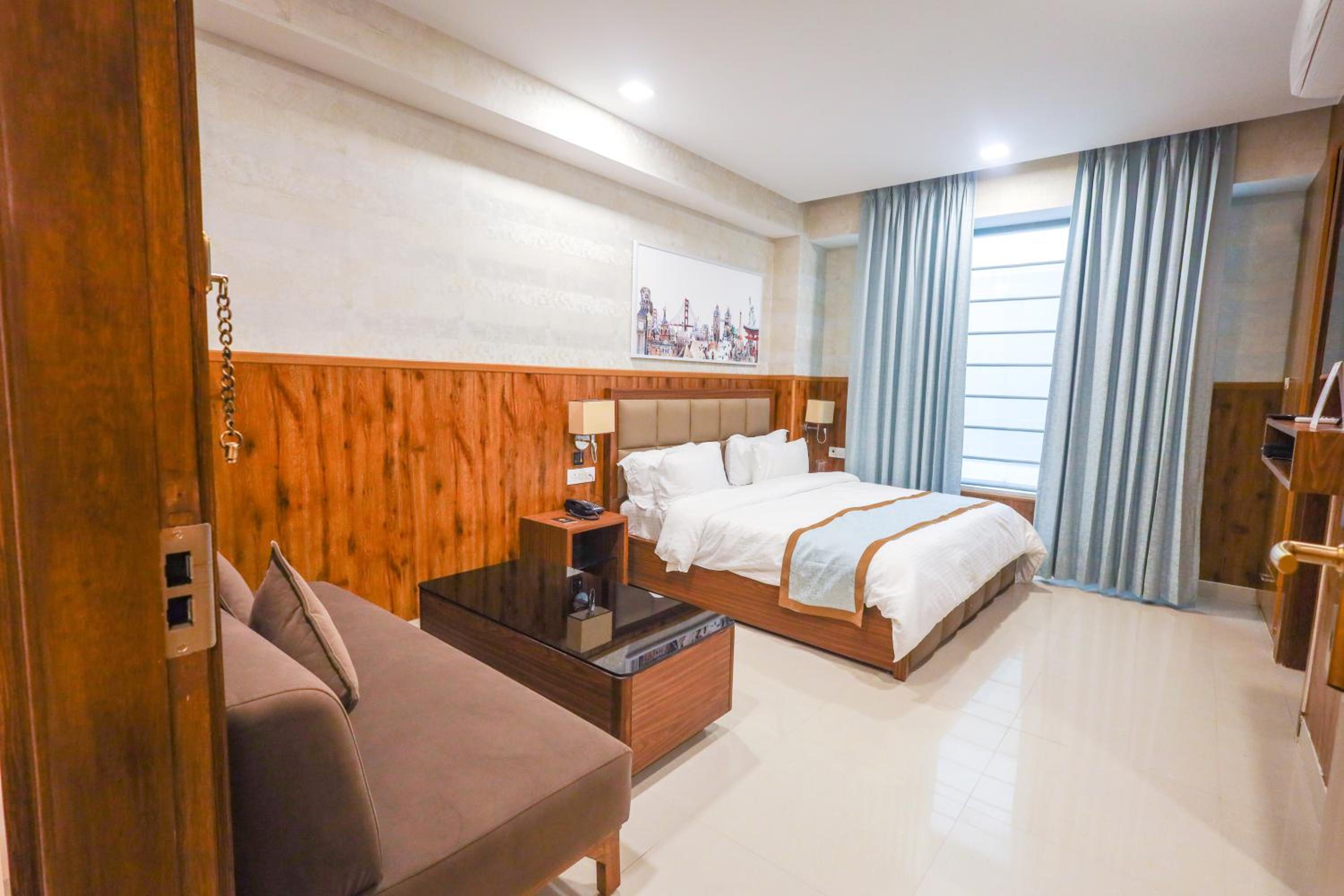 Deluxe Room - Photo 7