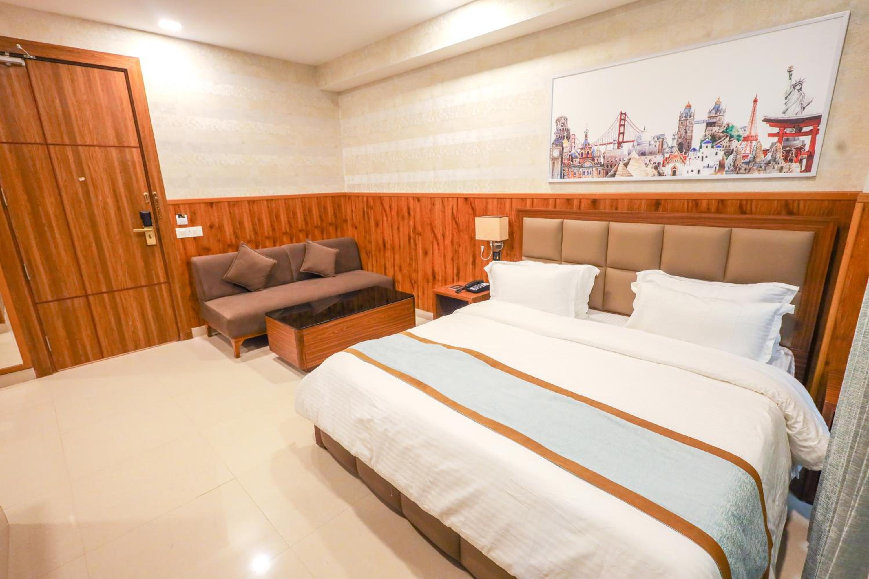 Deluxe Room - Photo 6