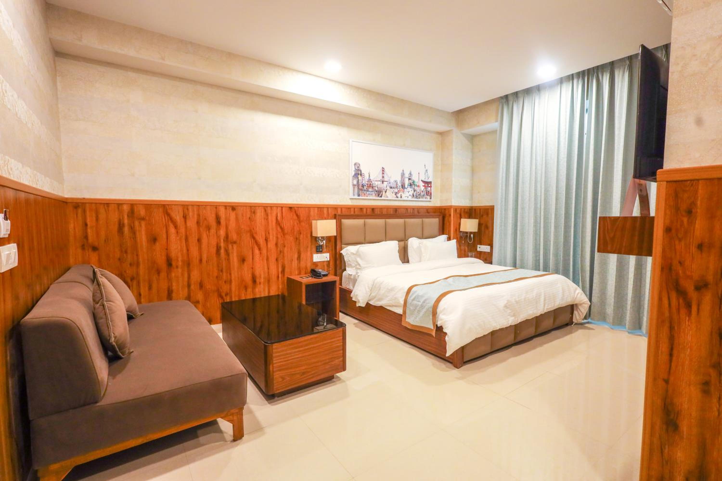 Deluxe Room - Photo 3