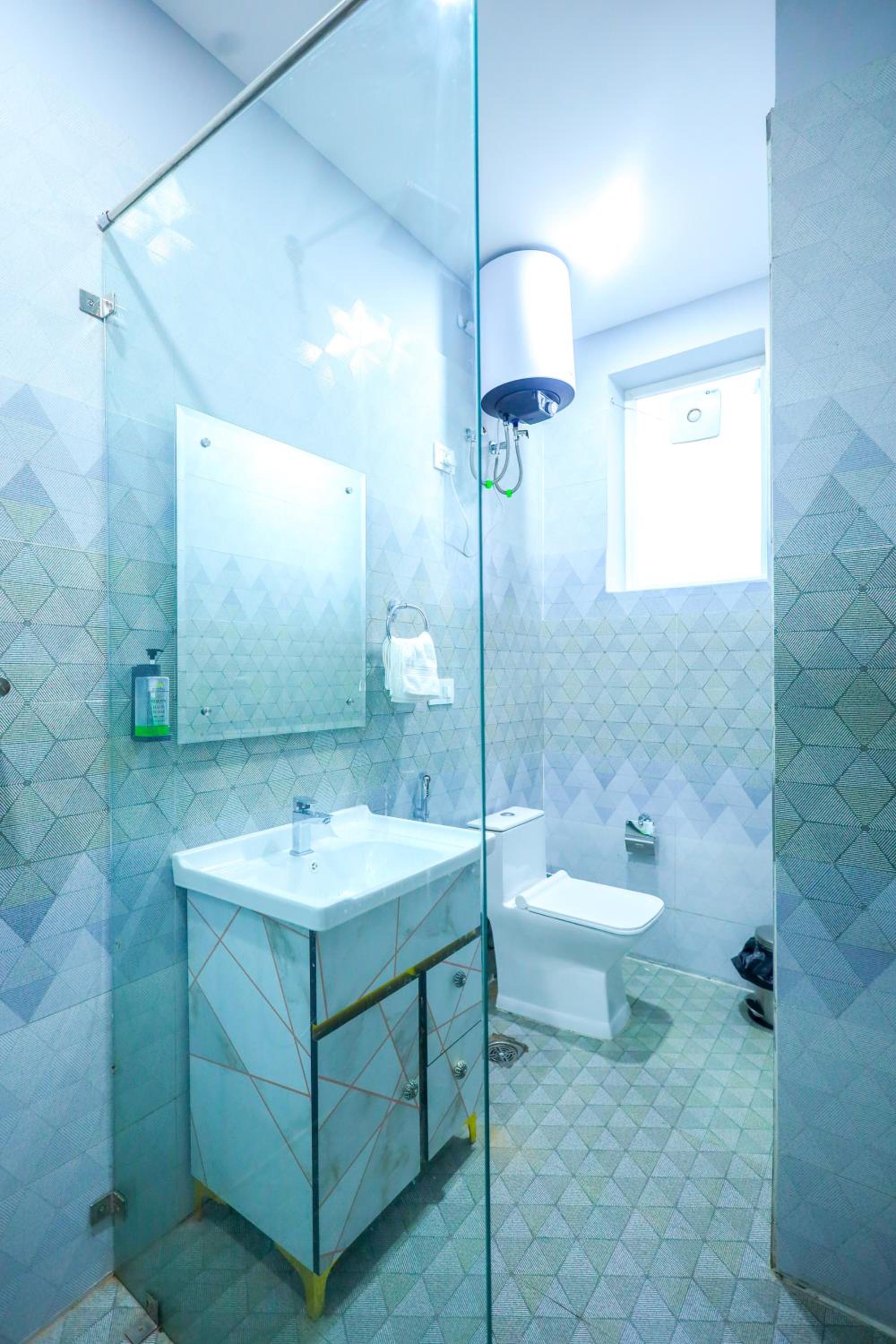 Deluxe King Room - Photo 2