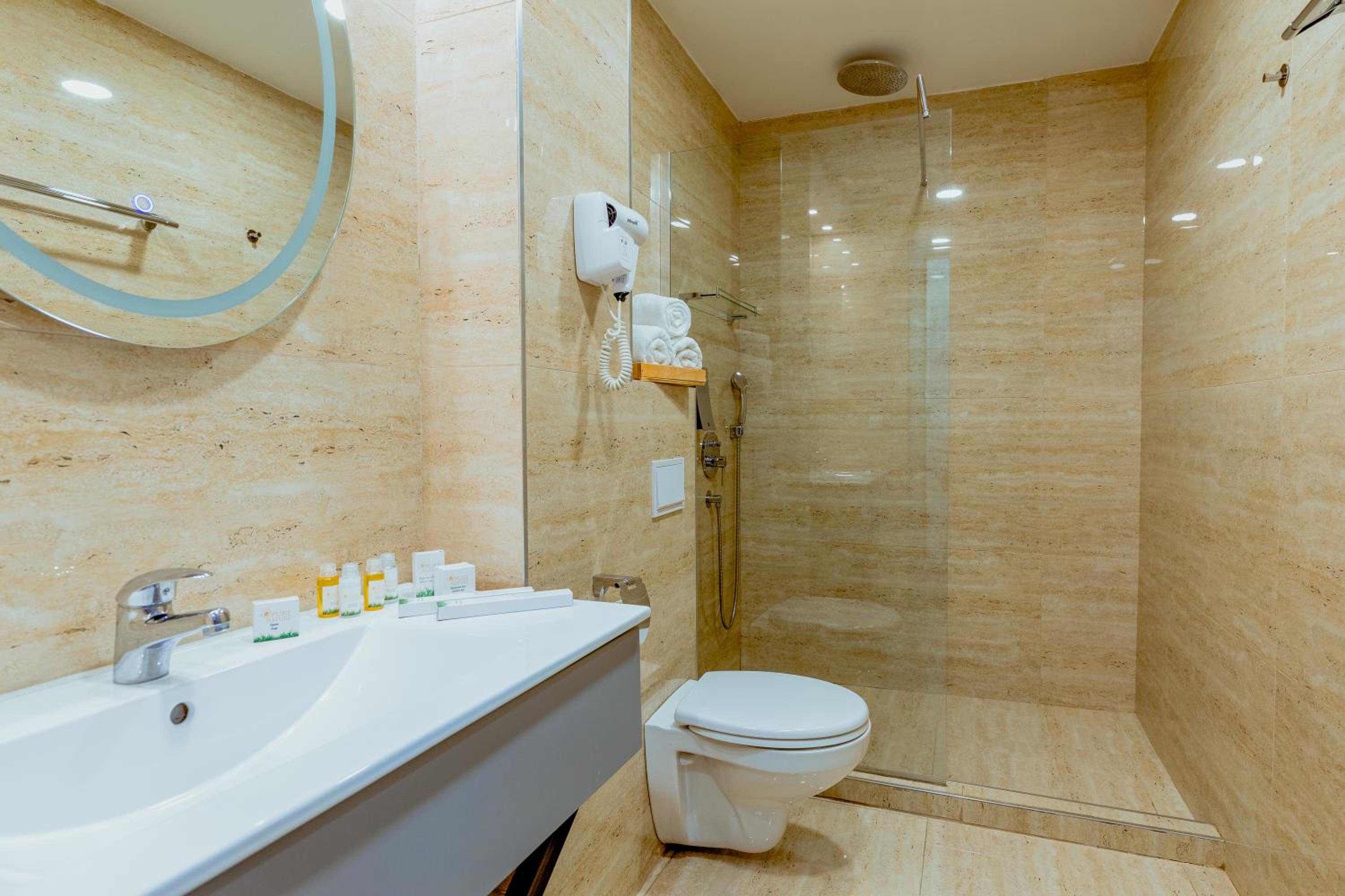 Economy Double or Twin Room - Photo 8