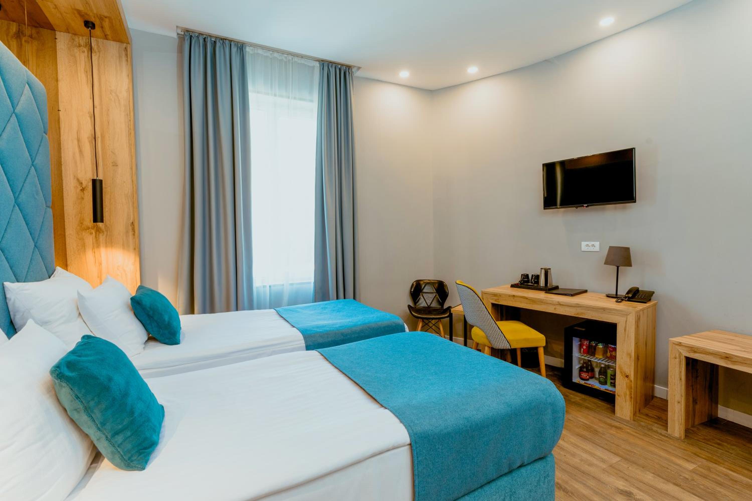 Standard Double or Twin Room - Photo 2