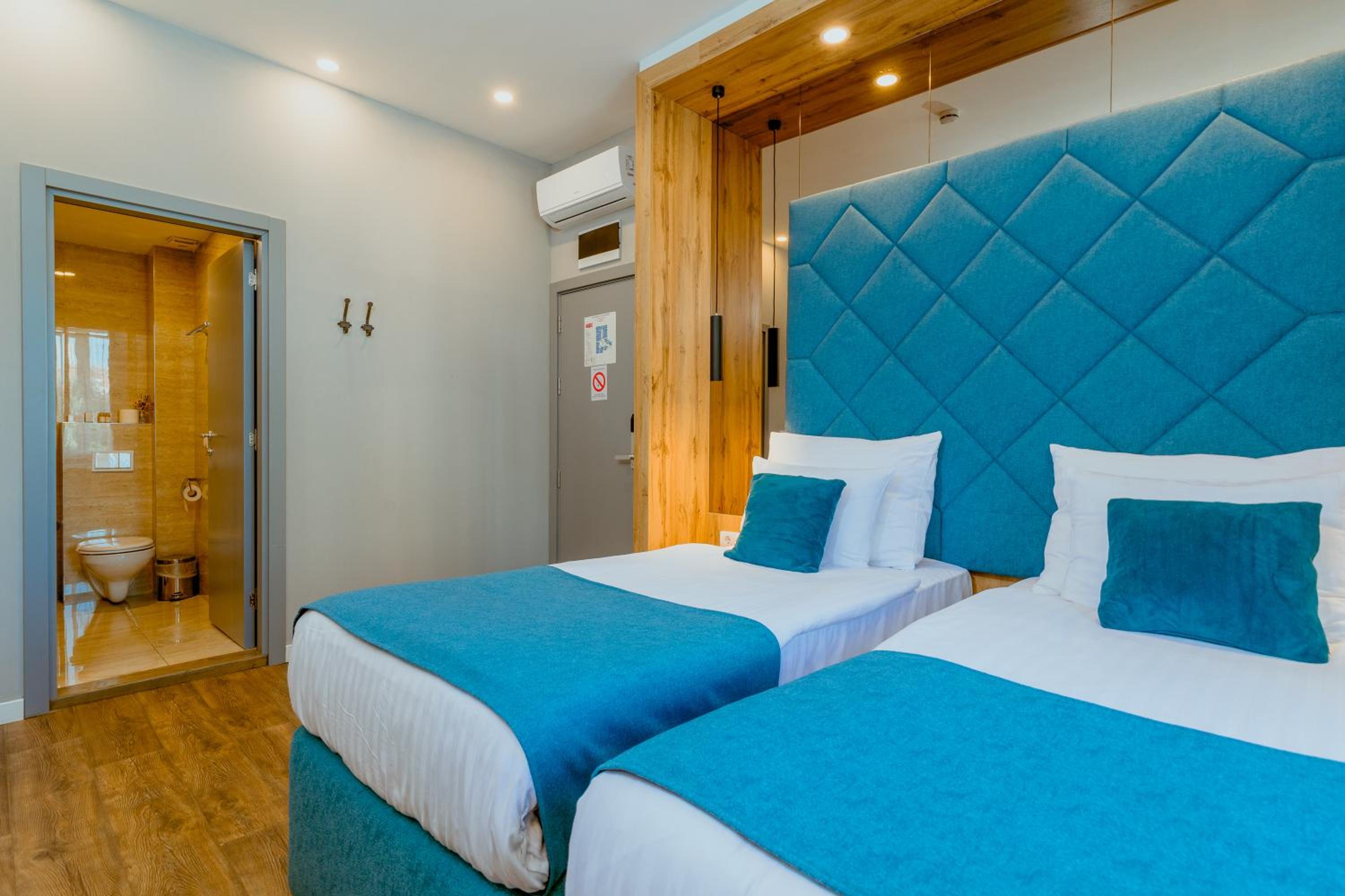 Standard Double or Twin Room - Photo 4