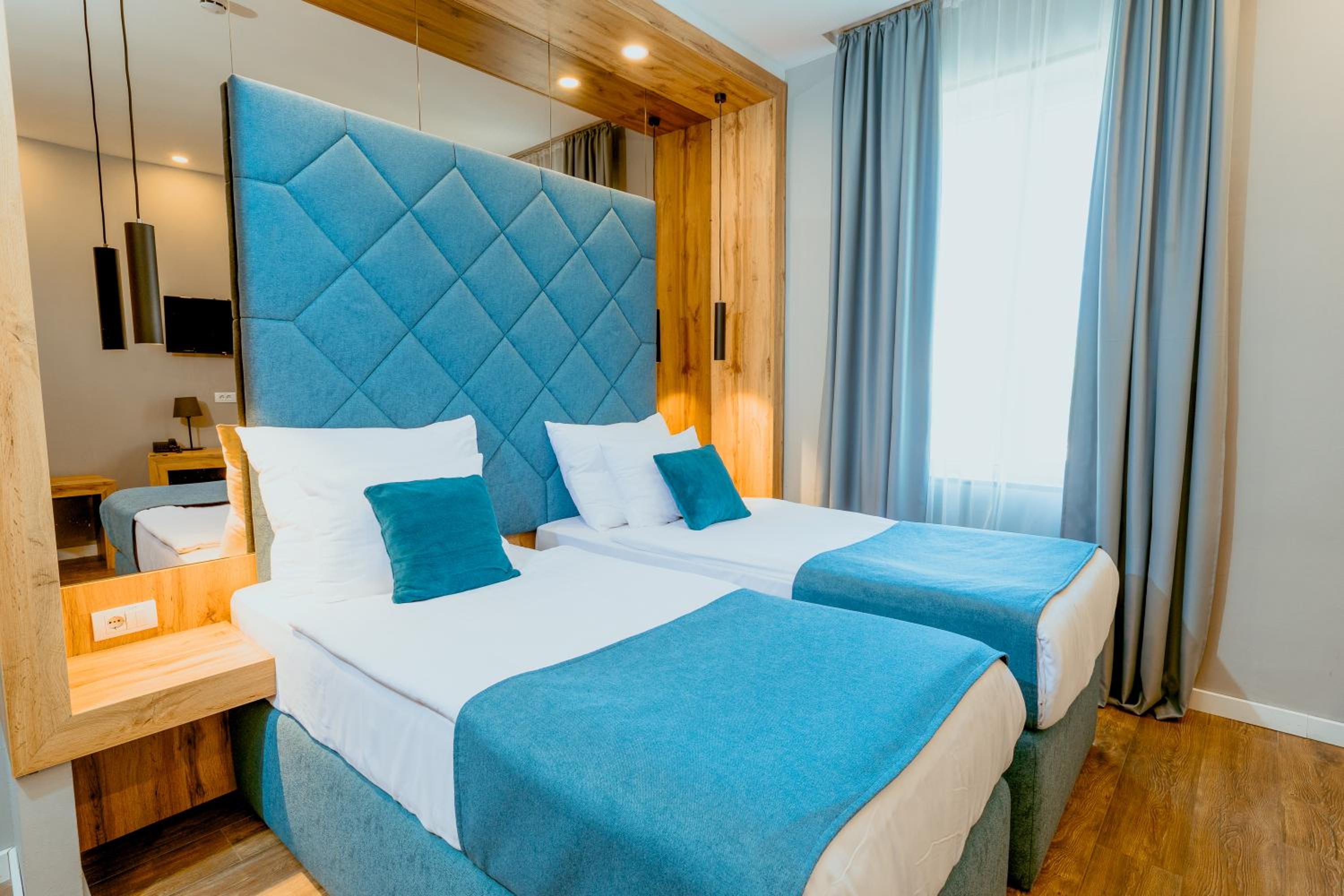 Standard Double or Twin Room - Photo 6