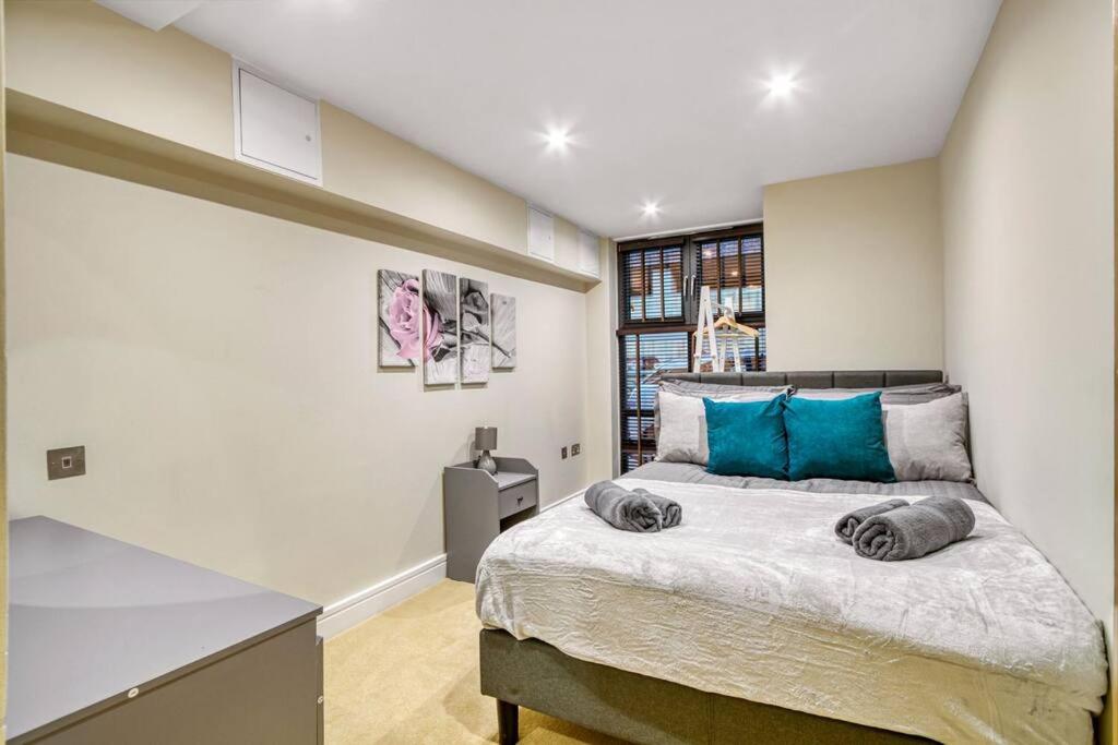 Two-Bedroom Apartment photo 2