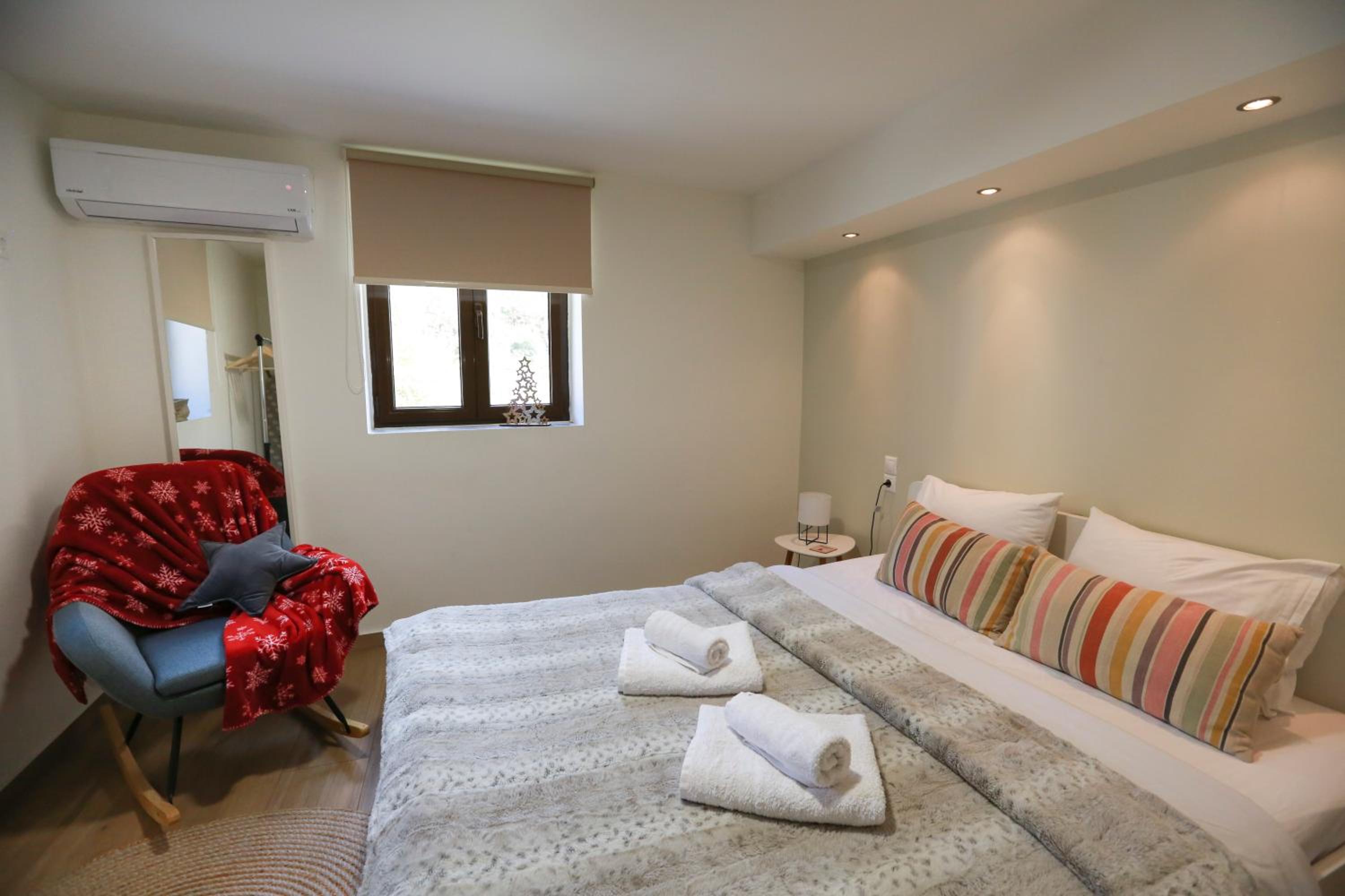 Two-Bedroom Apartment - Photo 40