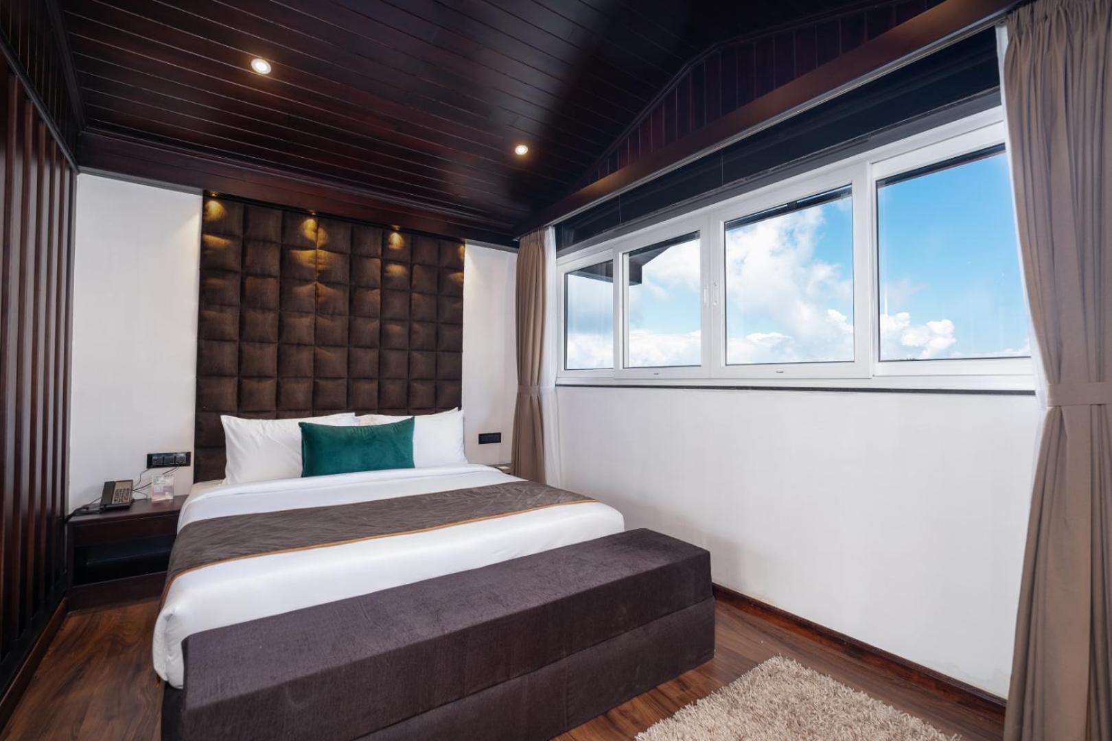 Executive Suite with Jacuzzi - Photo 1