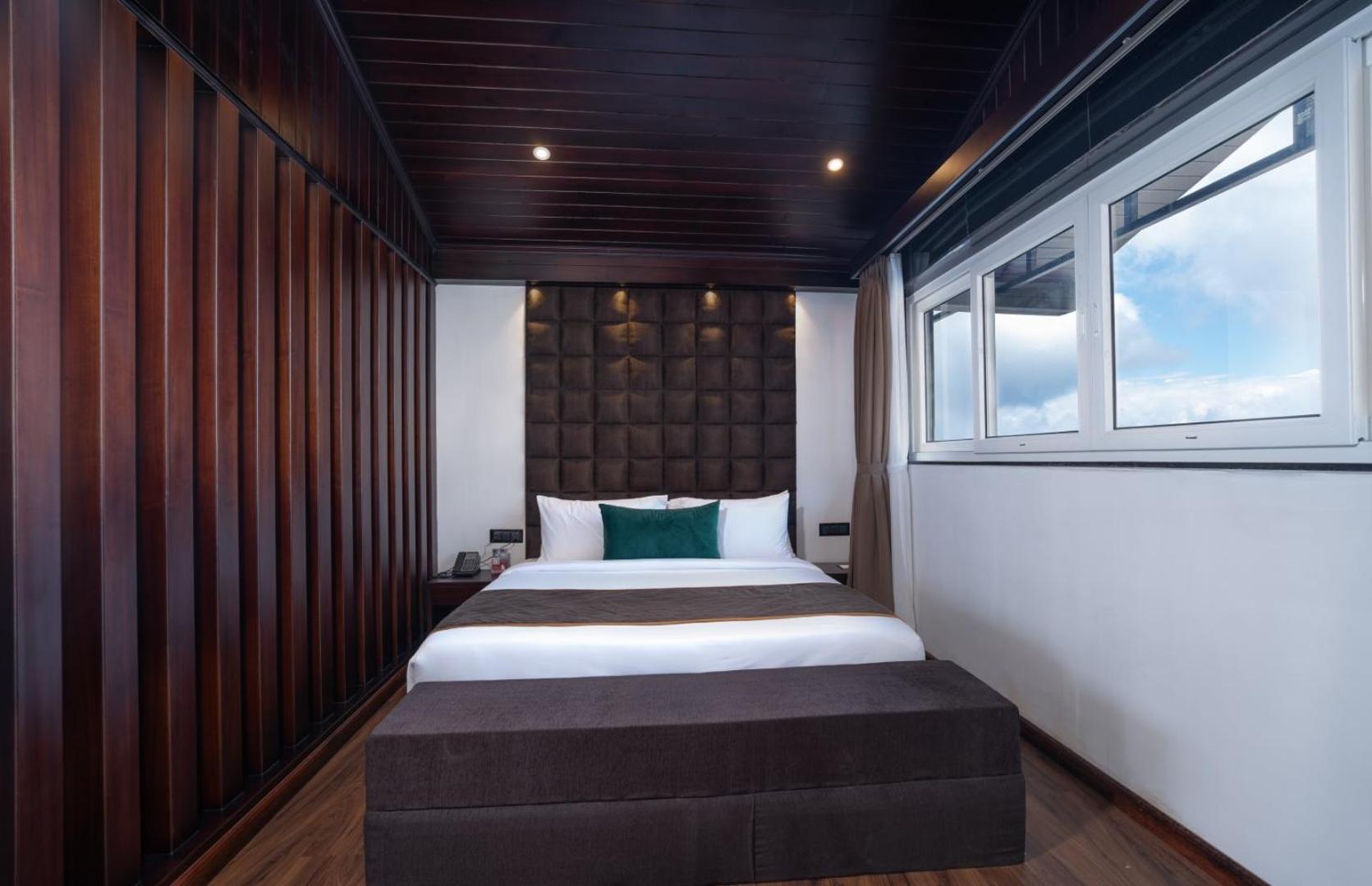 Executive Suite with Jacuzzi - Photo 4