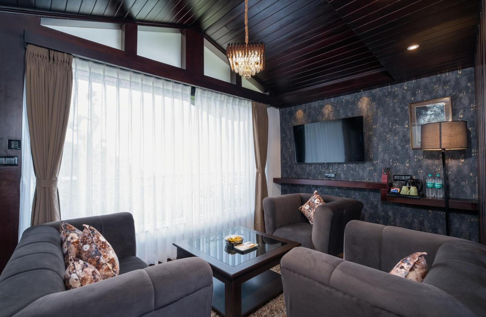 Executive Suite with Jacuzzi - Photo 7