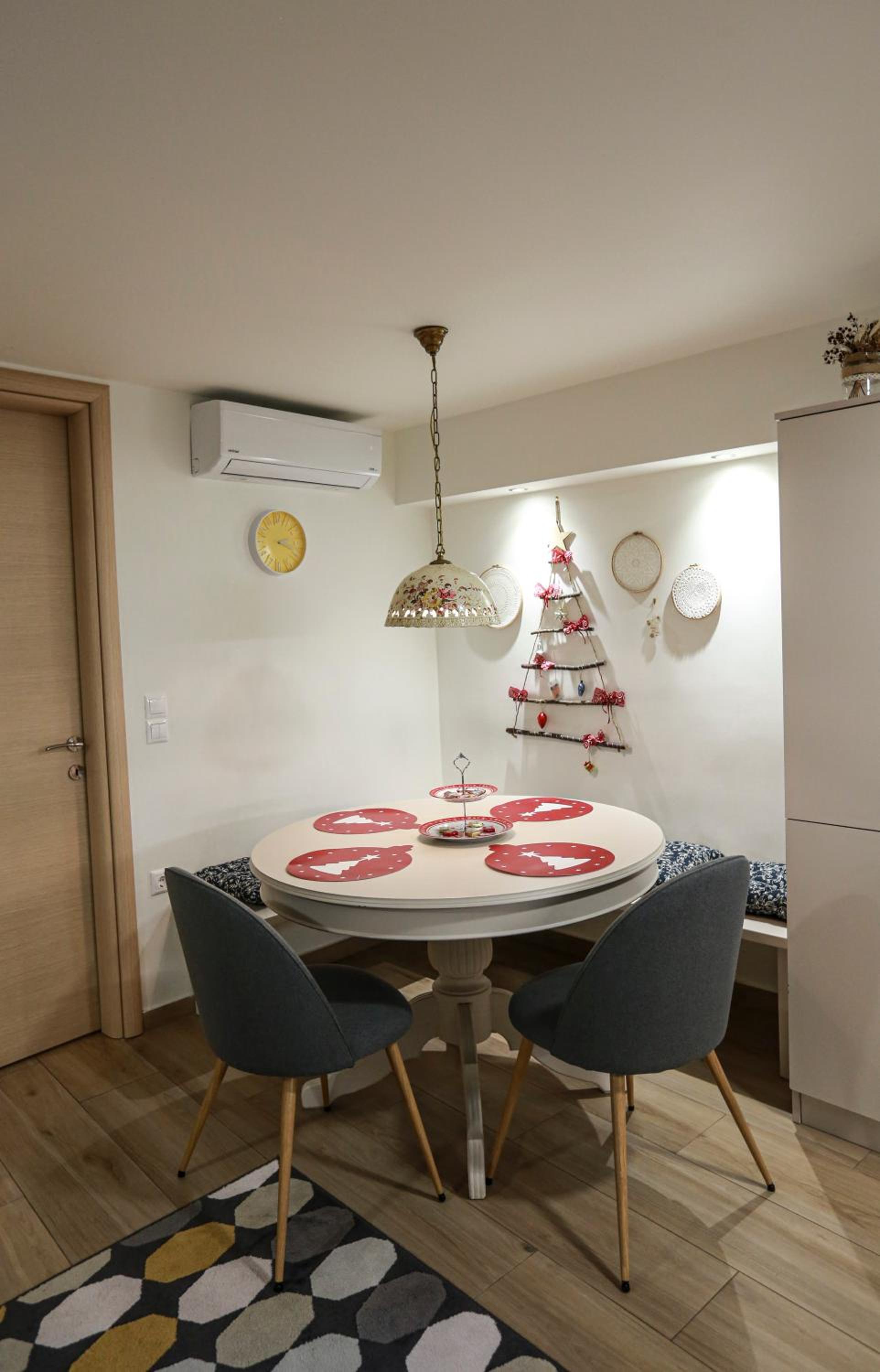 Two-Bedroom Apartment - Photo 31