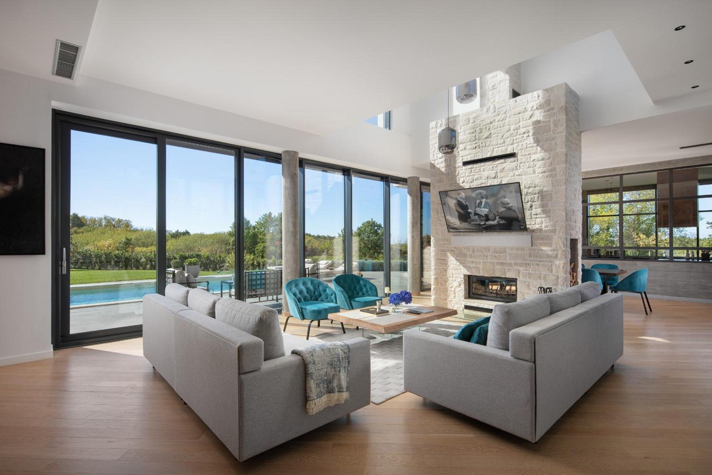 Four-Bedroom Villa photo 3