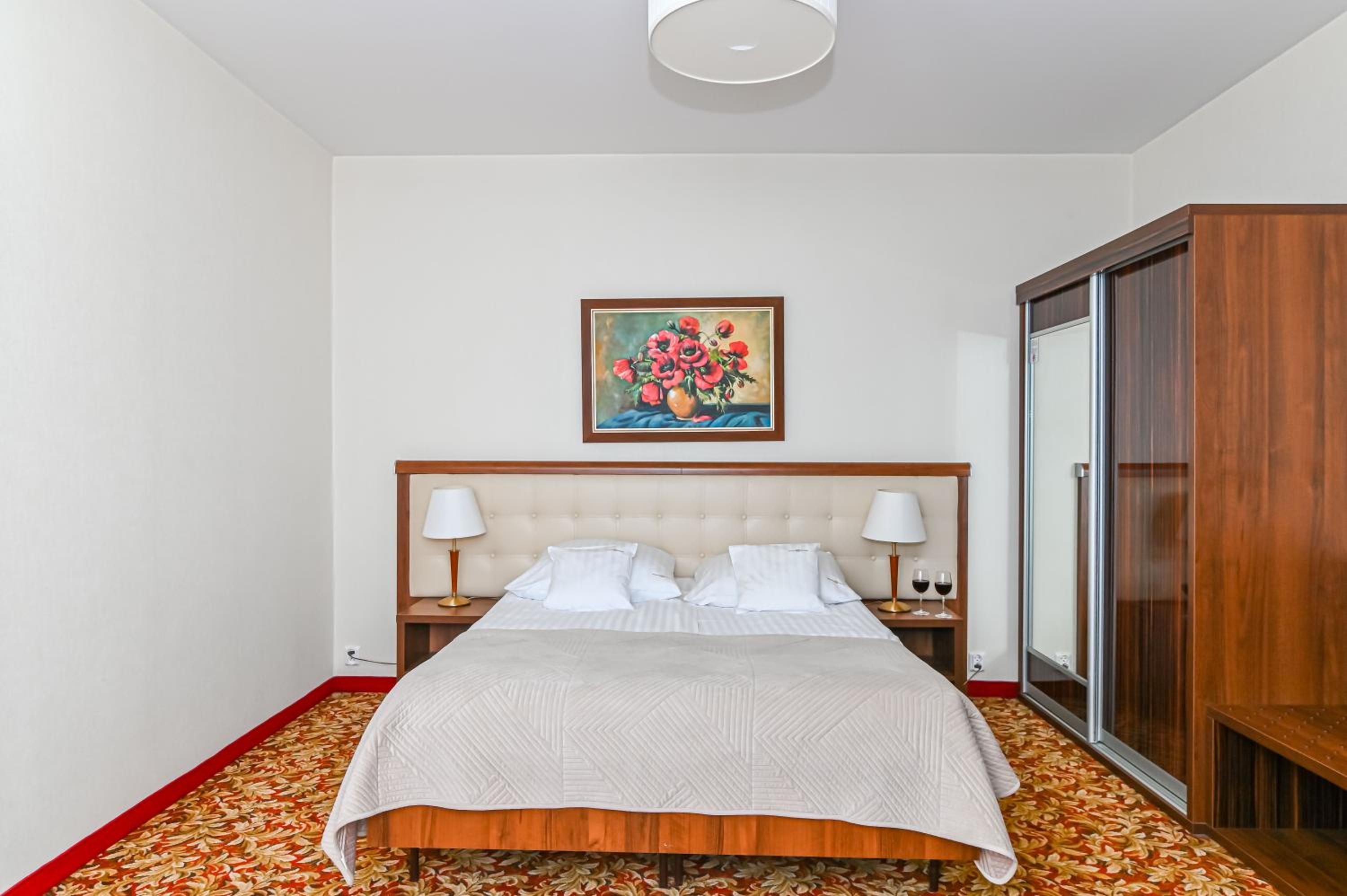 Double or Twin Room - Photo 4