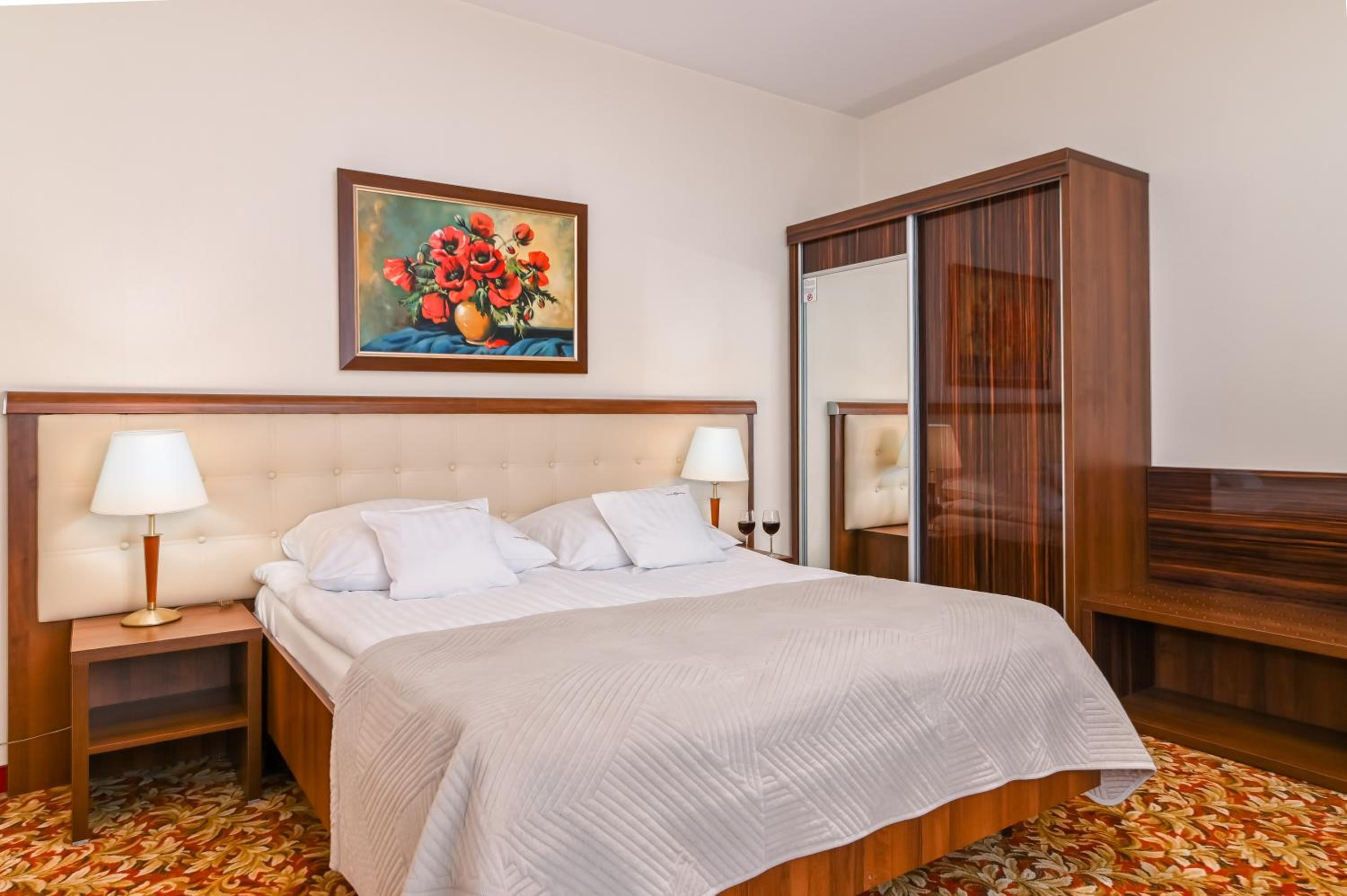 Double or Twin Room - Photo 6