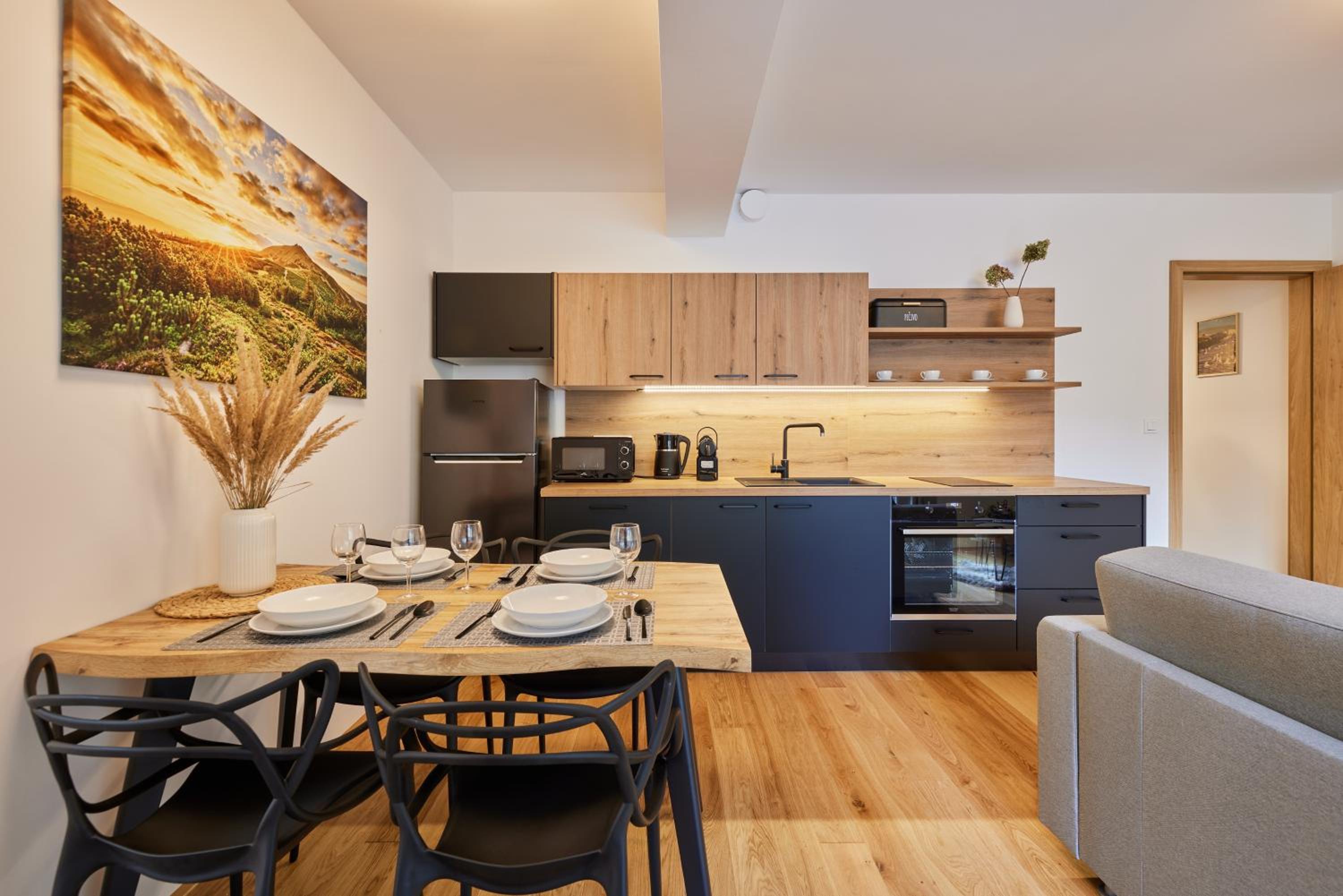 Apartment with Mountain View photo 3