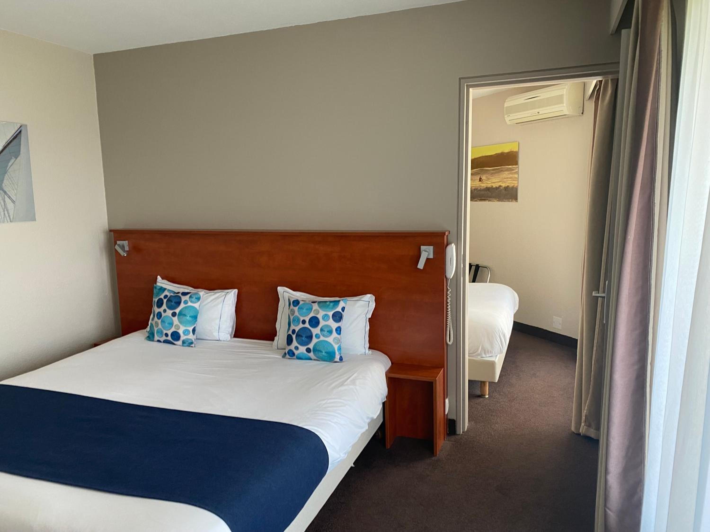 Suite with Harbor View - Photo 6