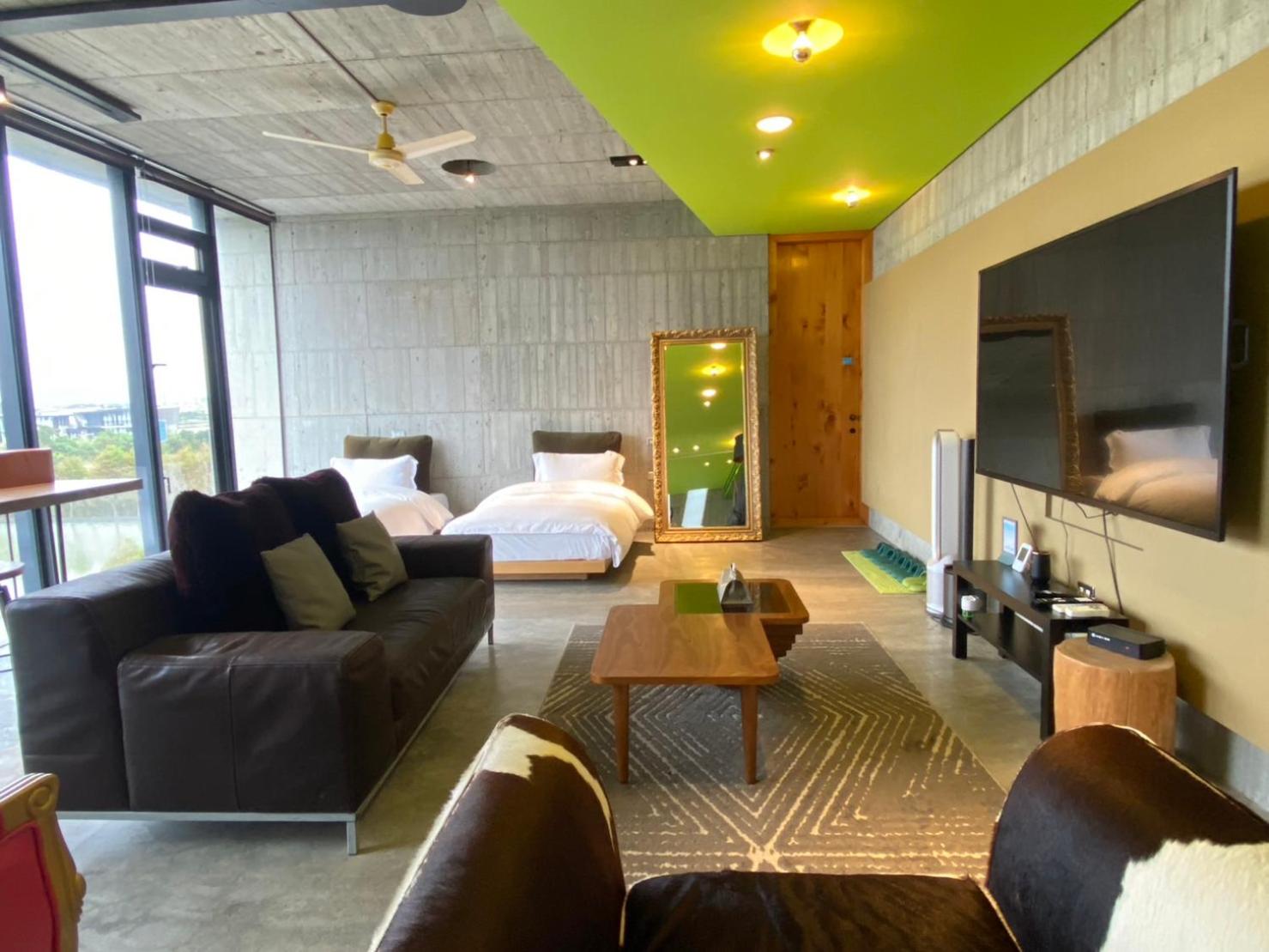 Family Room photo 1