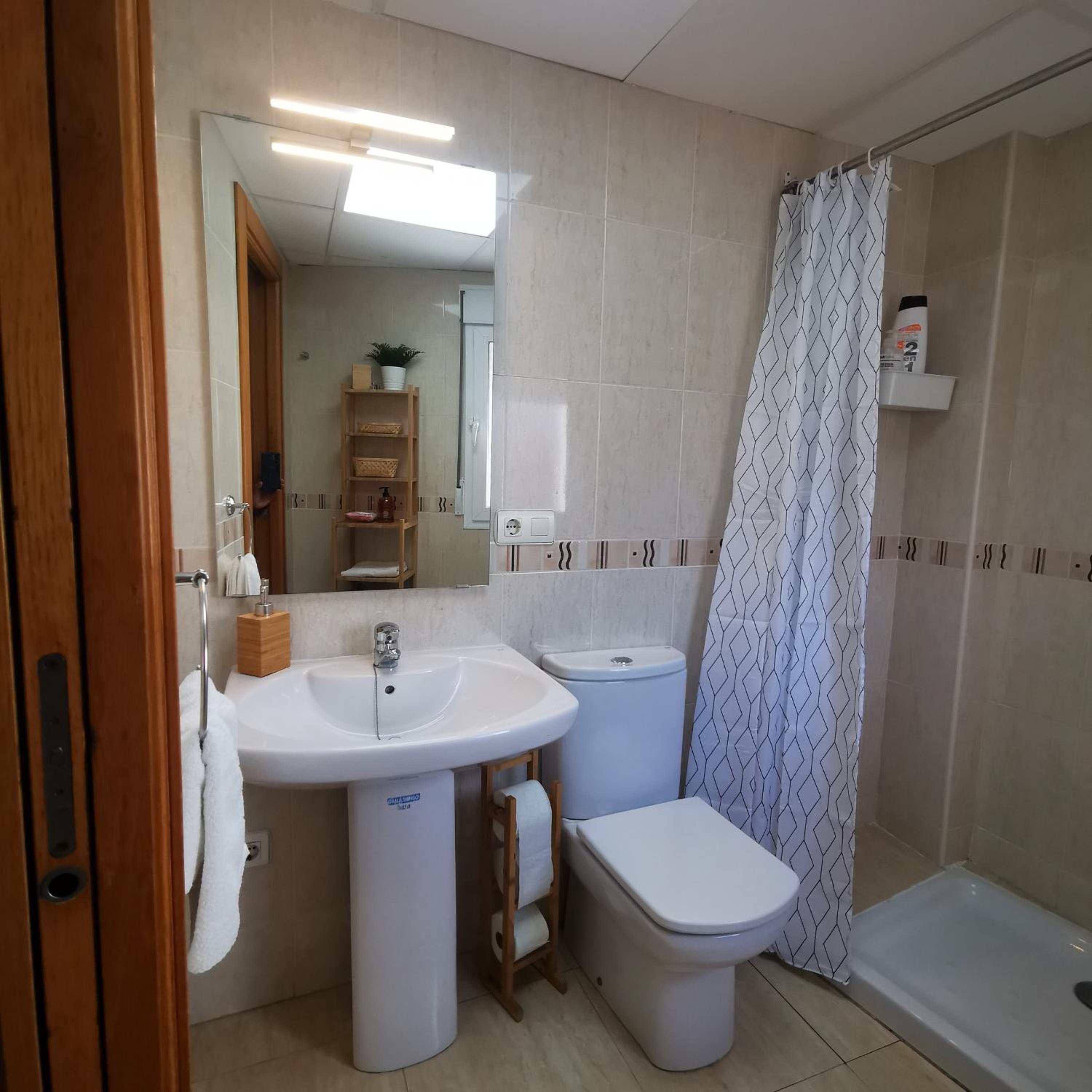 One-Bedroom Apartment photo 3