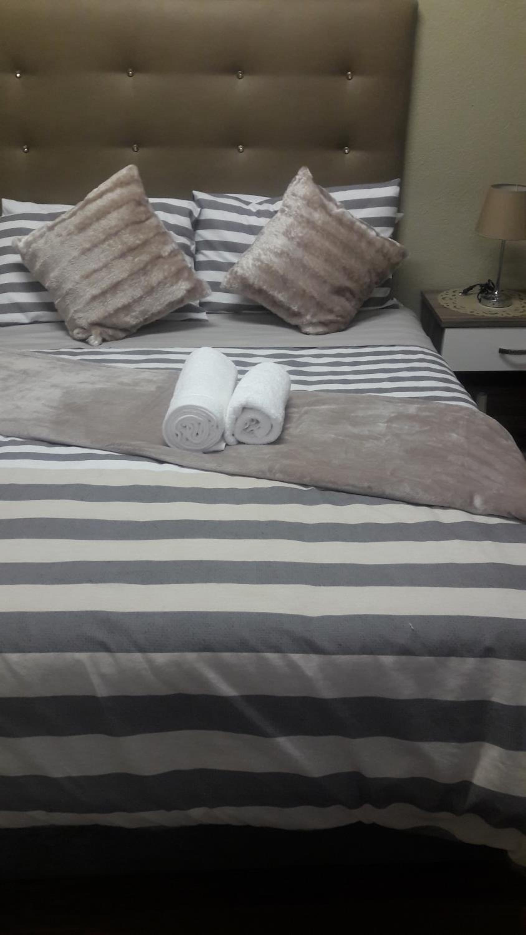 Deluxe Double Room with Shower - Photo 1