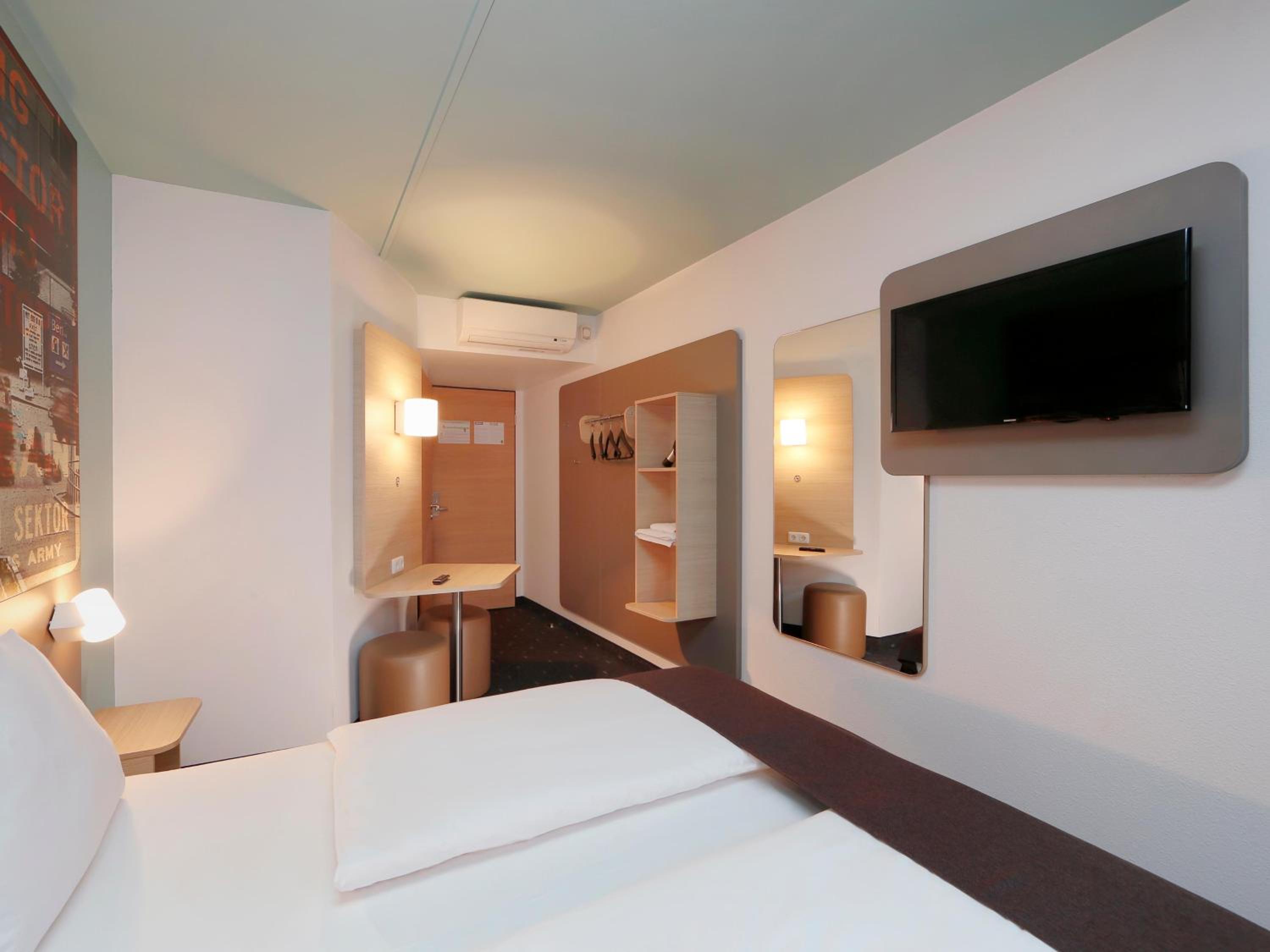 Double Room - Photo 5