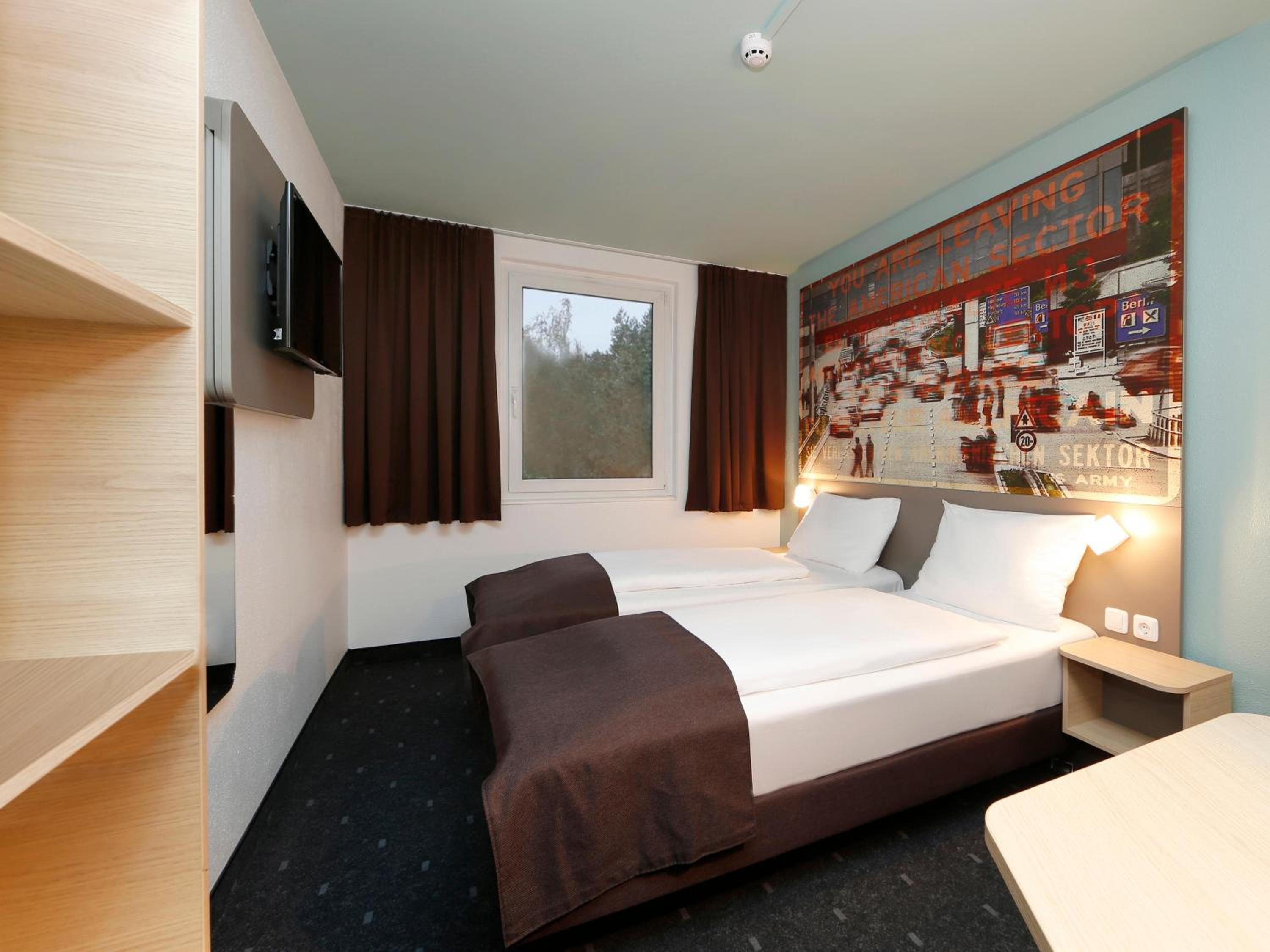 Standard Twin Room - Photo 4