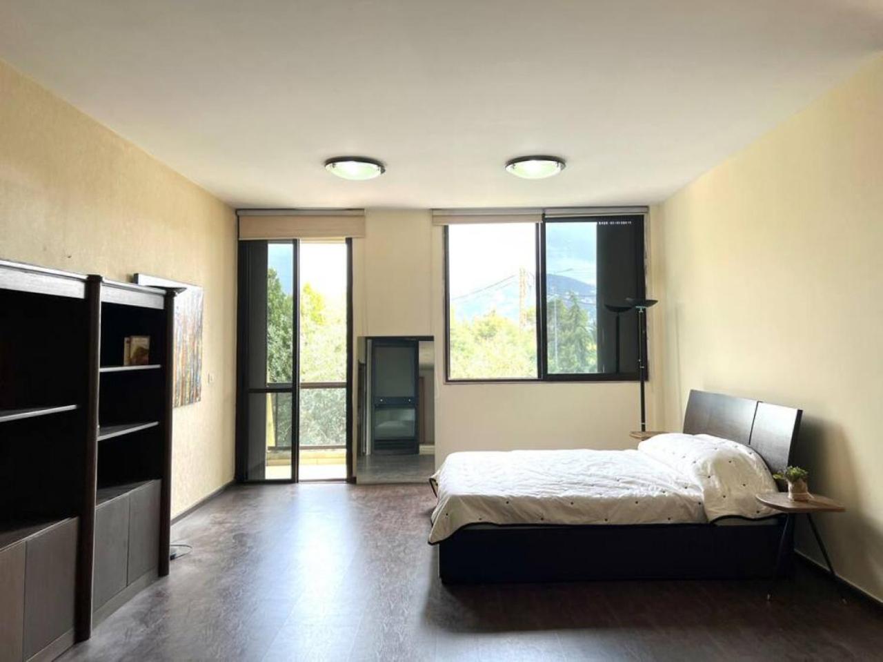 Apartment photo 2
