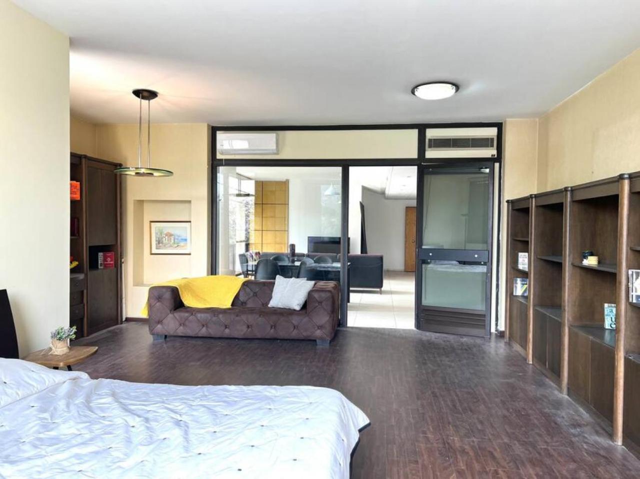 Apartment photo 1