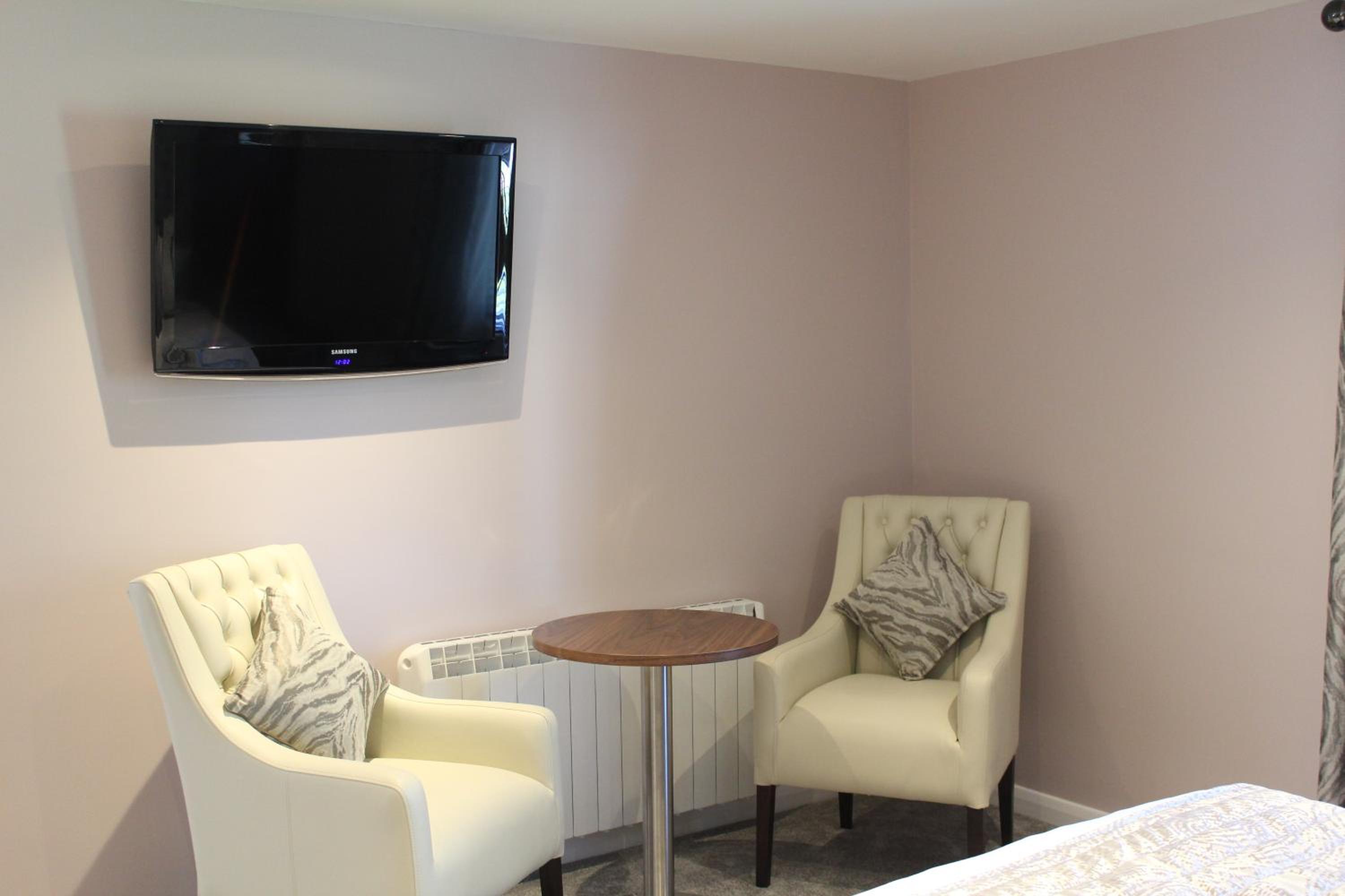 Deluxe Suite - Photo 6