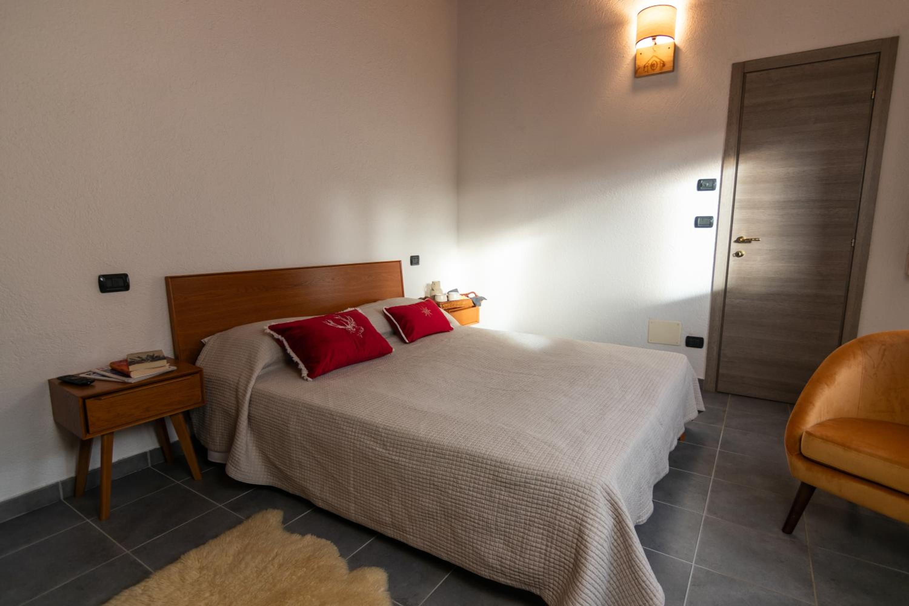 Double Room with Private Bathroom photo 3
