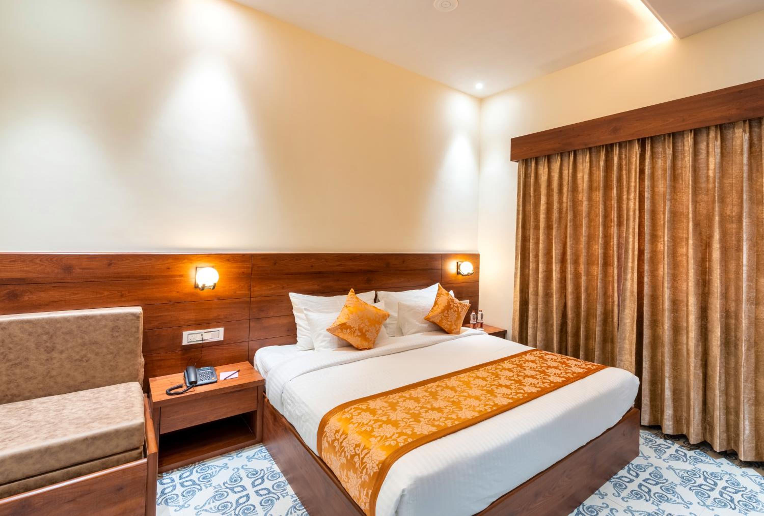 Deluxe Room - Photo 1