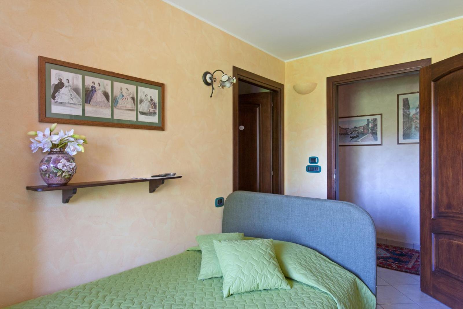 Single Room photo 3