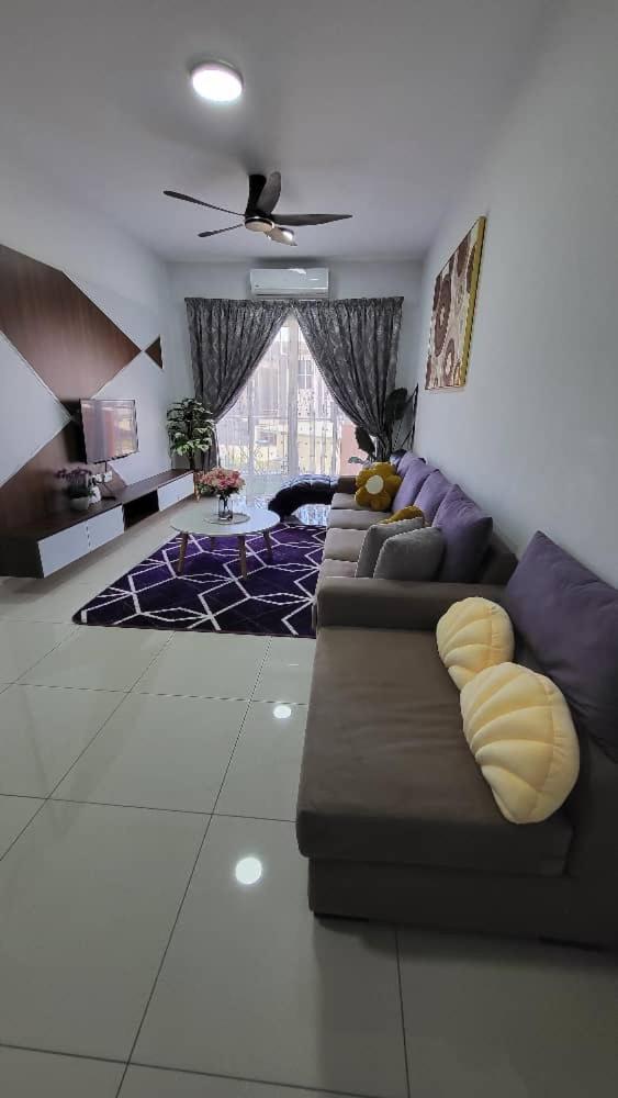 Three-Bedroom Apartment photo 2