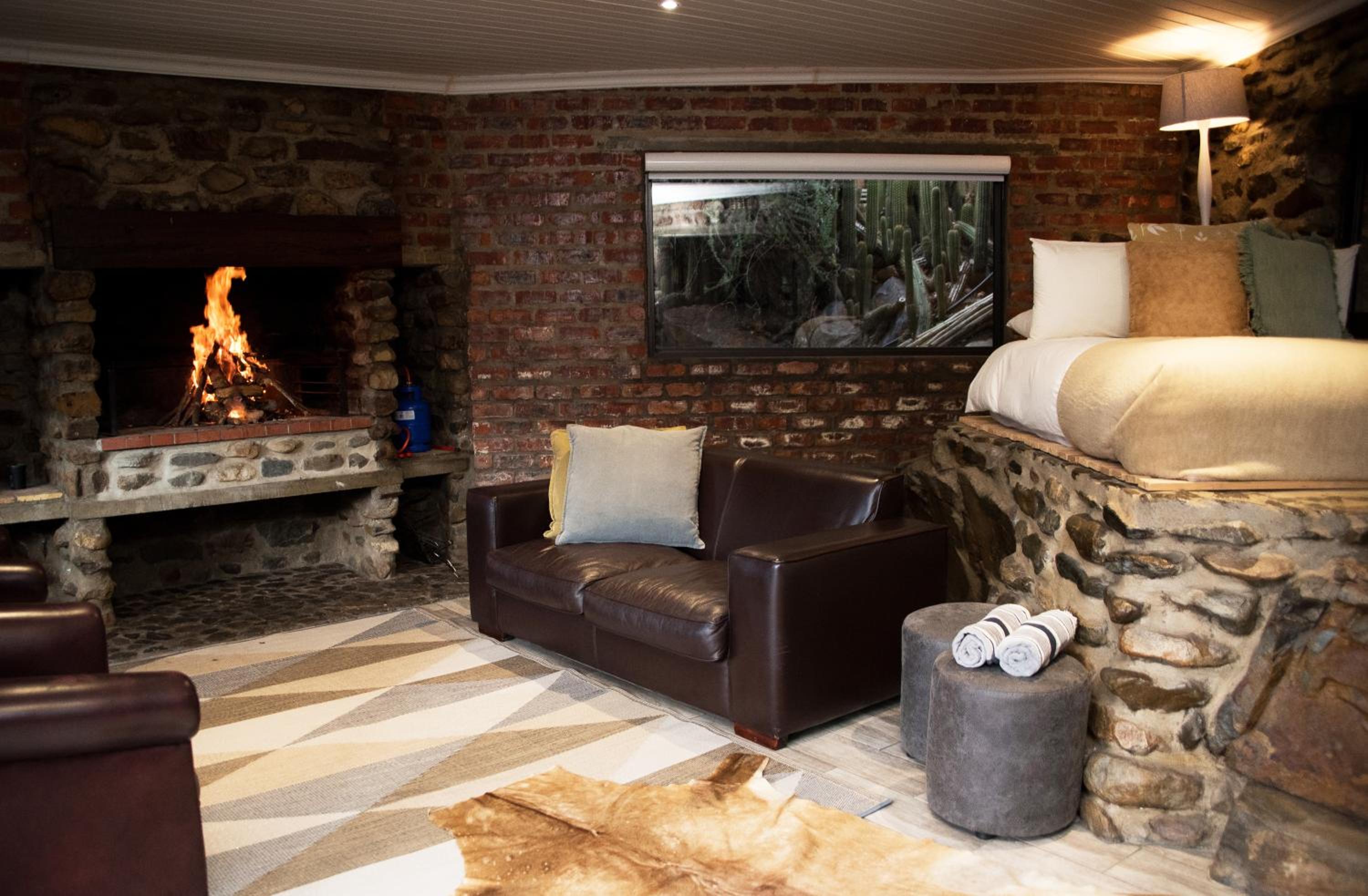 Family Room with Mountain View