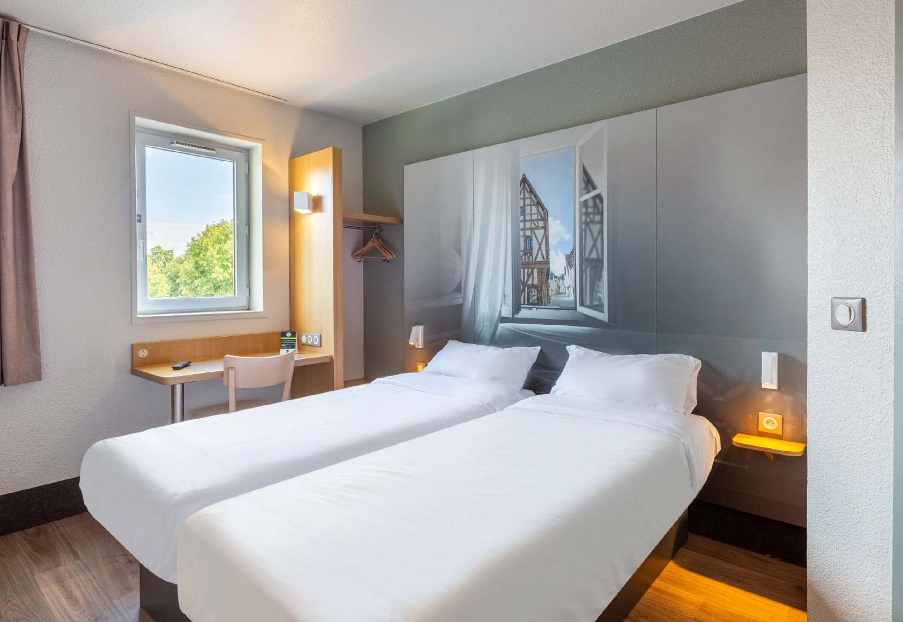 Twin Room - Photo 1