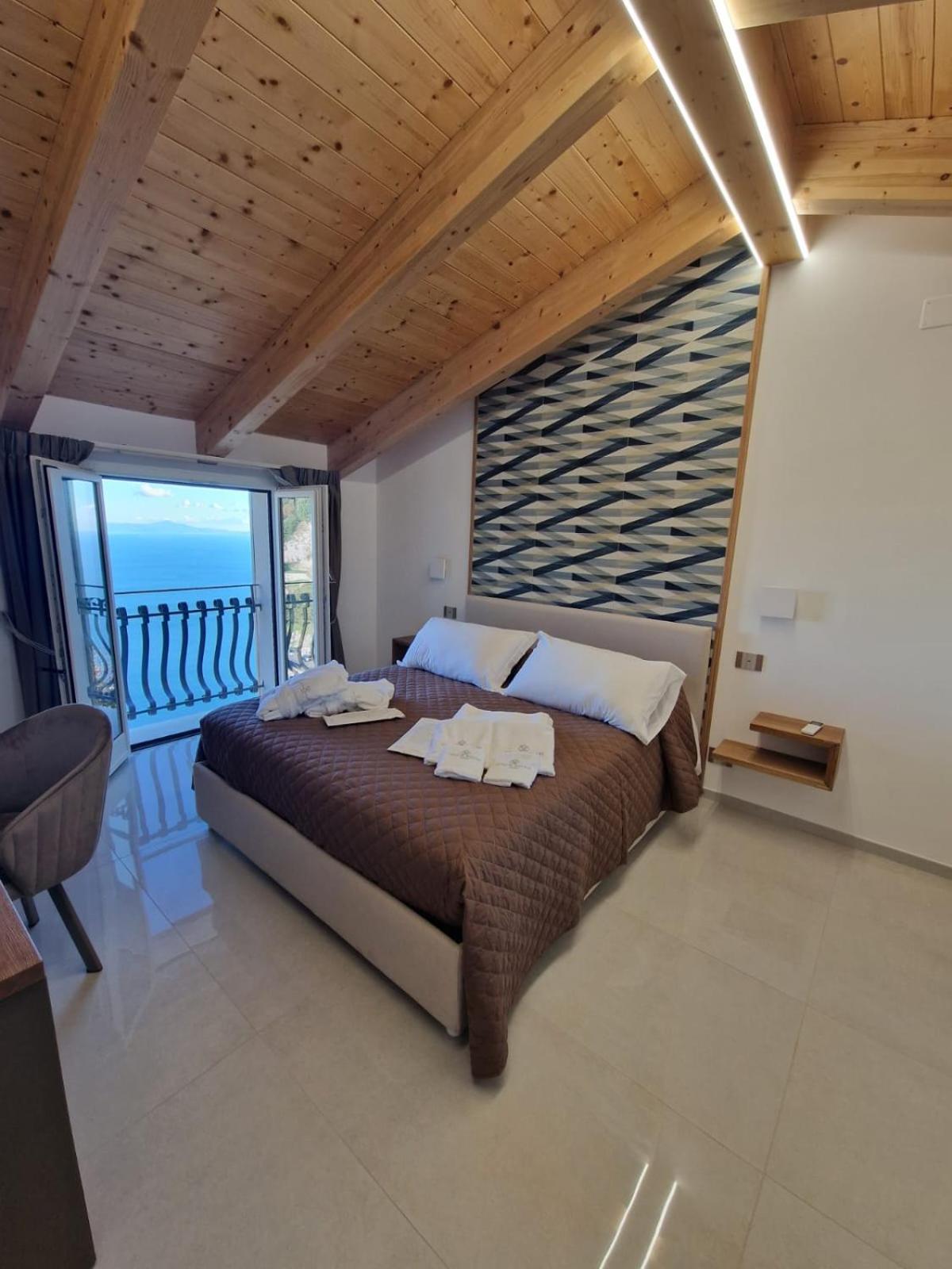 Deluxe Double Room with Sea View