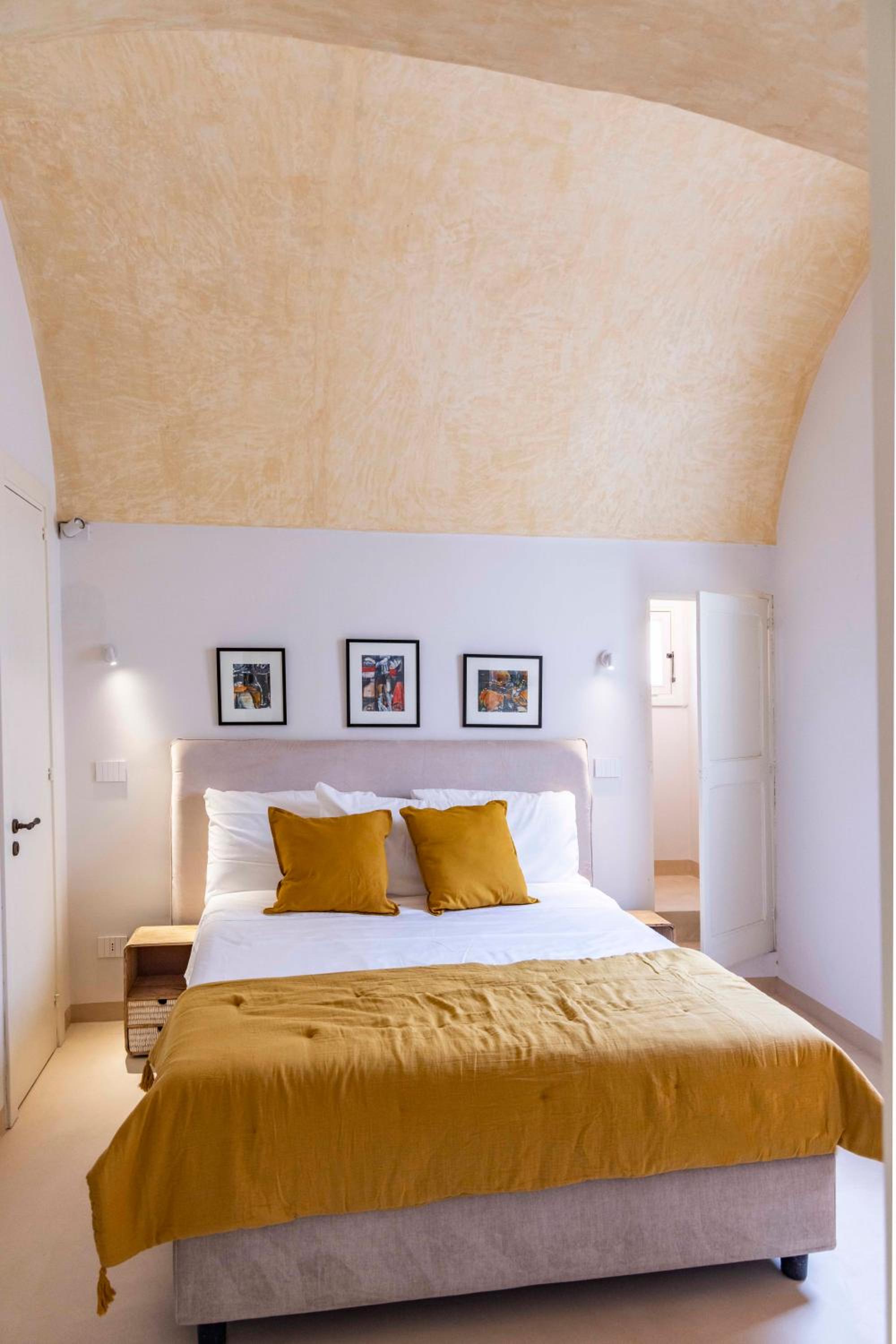 Deluxe Double Room with Shower