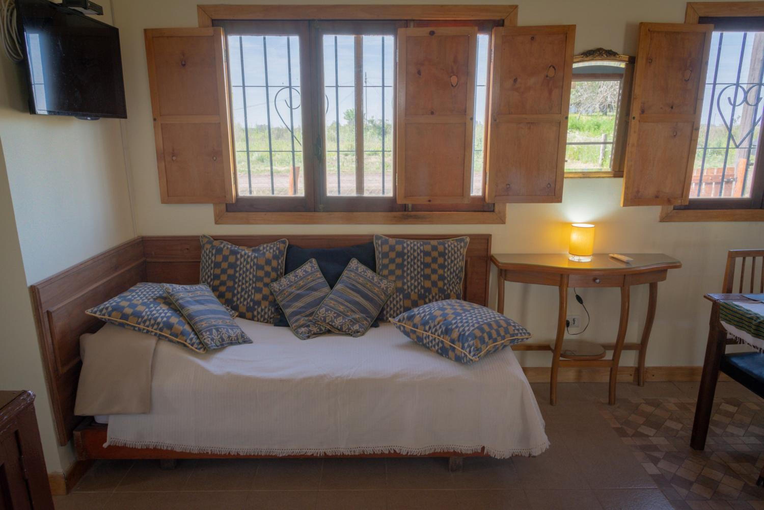 One-Bedroom House photo 1