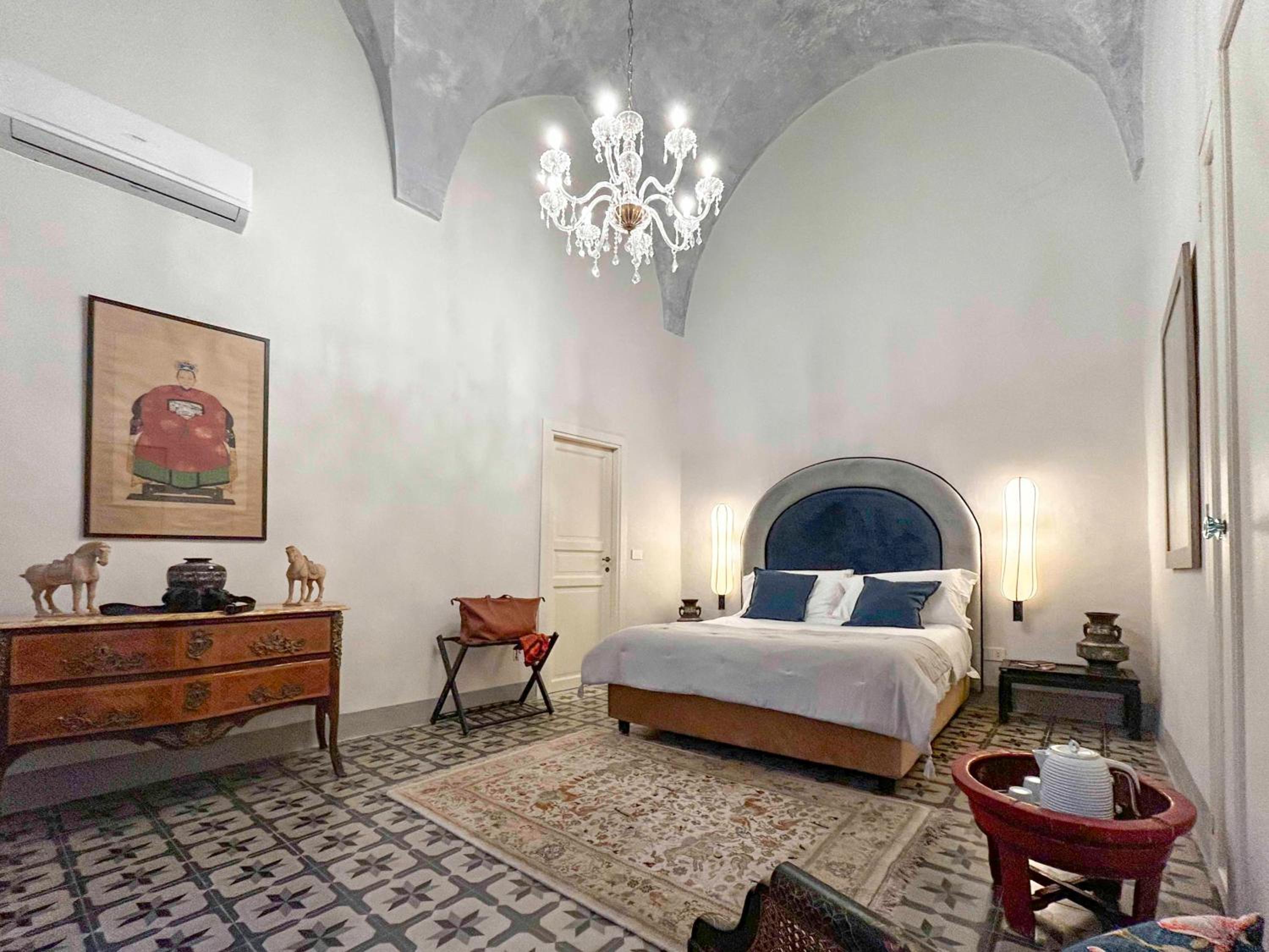 Queen Room with Pool View