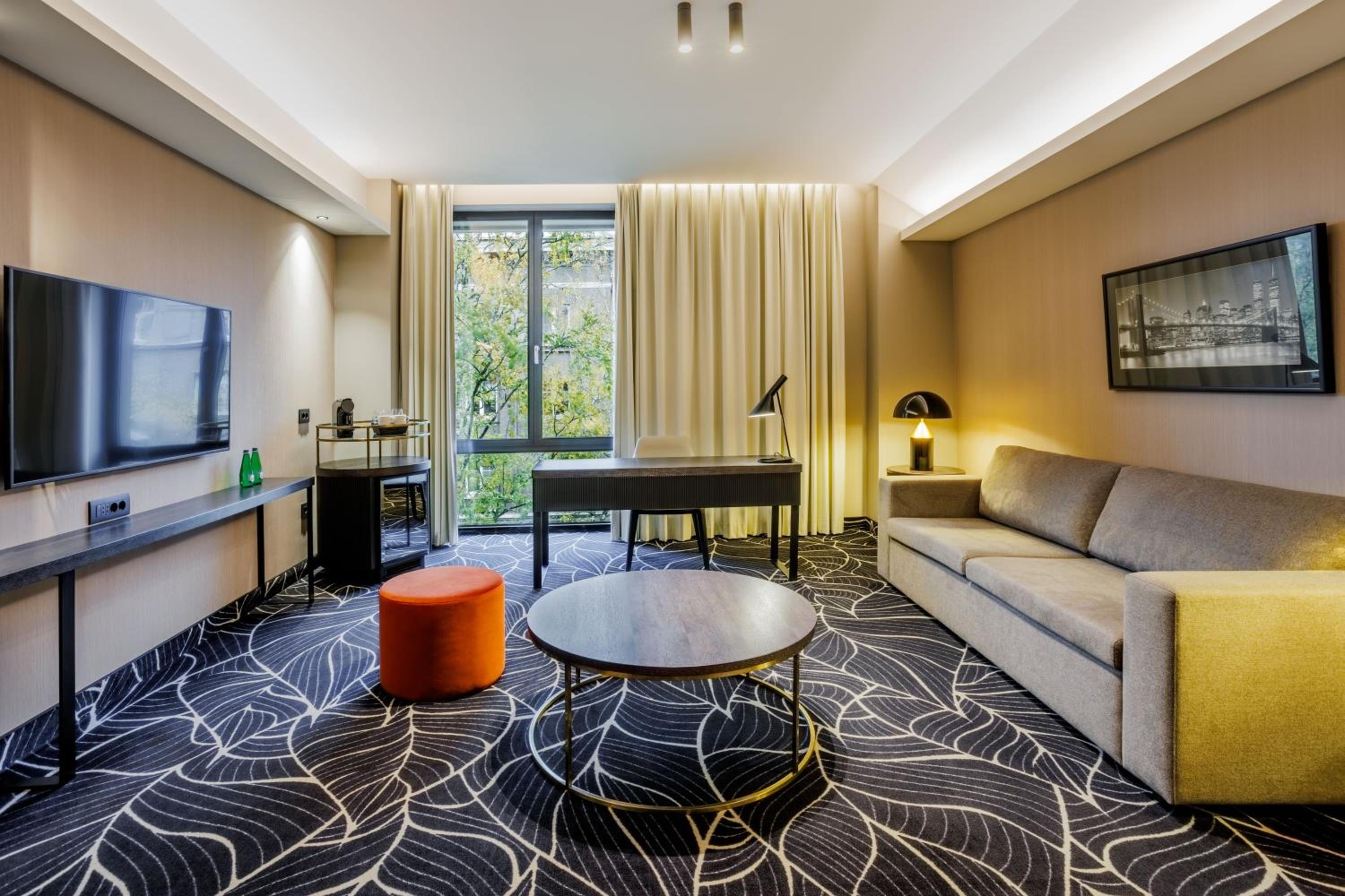 Executive Suite with Balcony photo 3