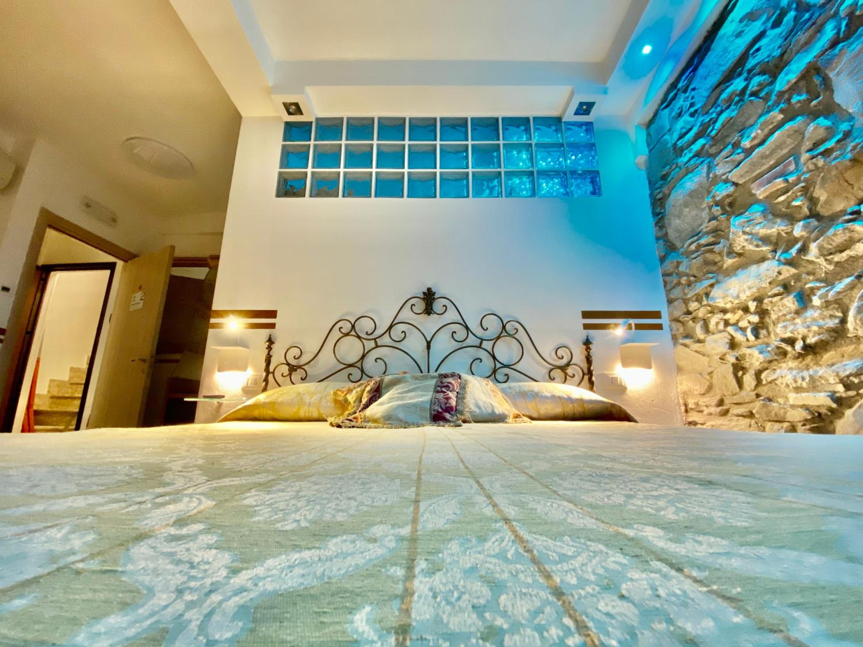 Deluxe Double Room with Sea View photo 3