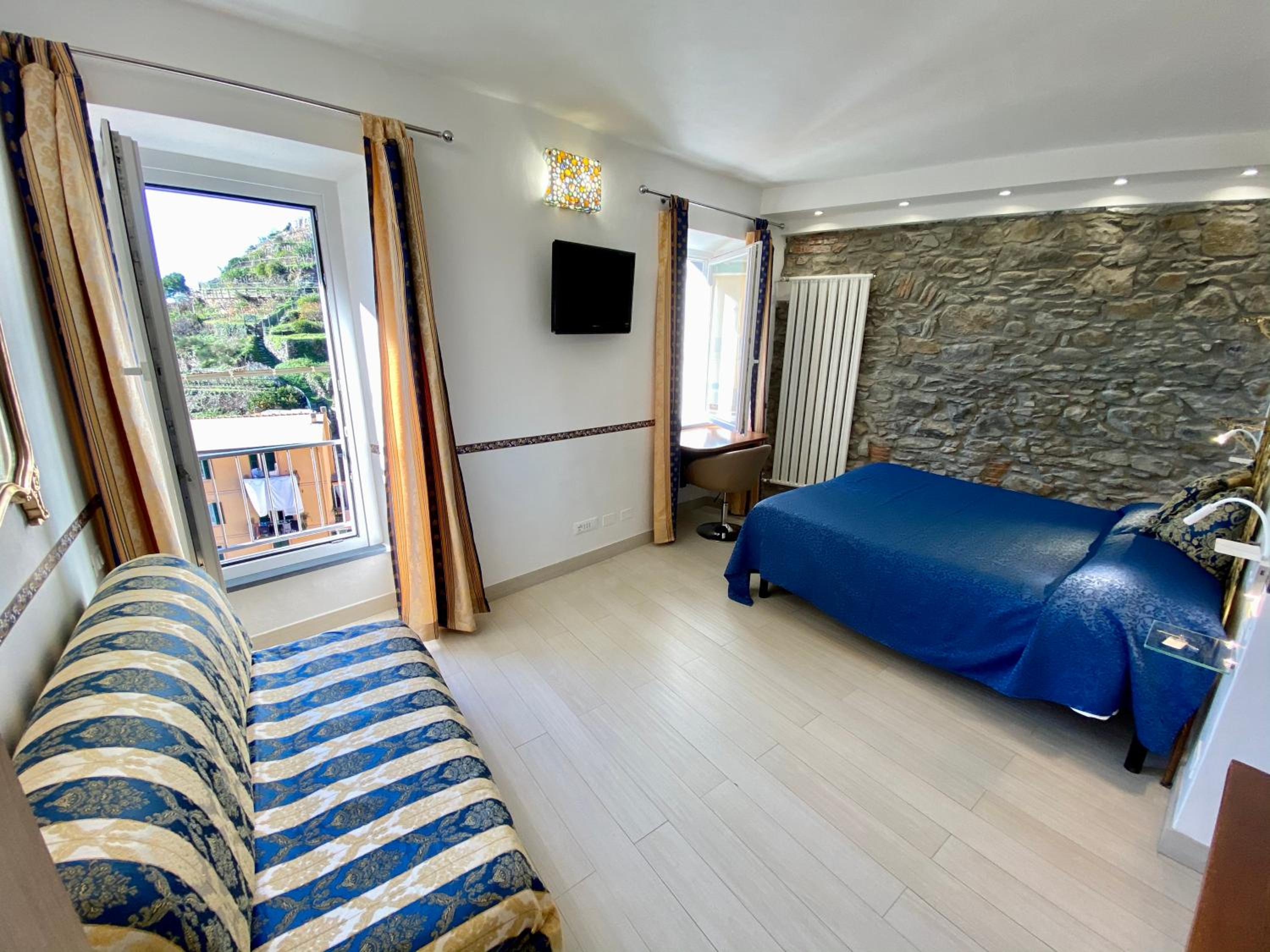 Deluxe Double Room with Sea View photo 3
