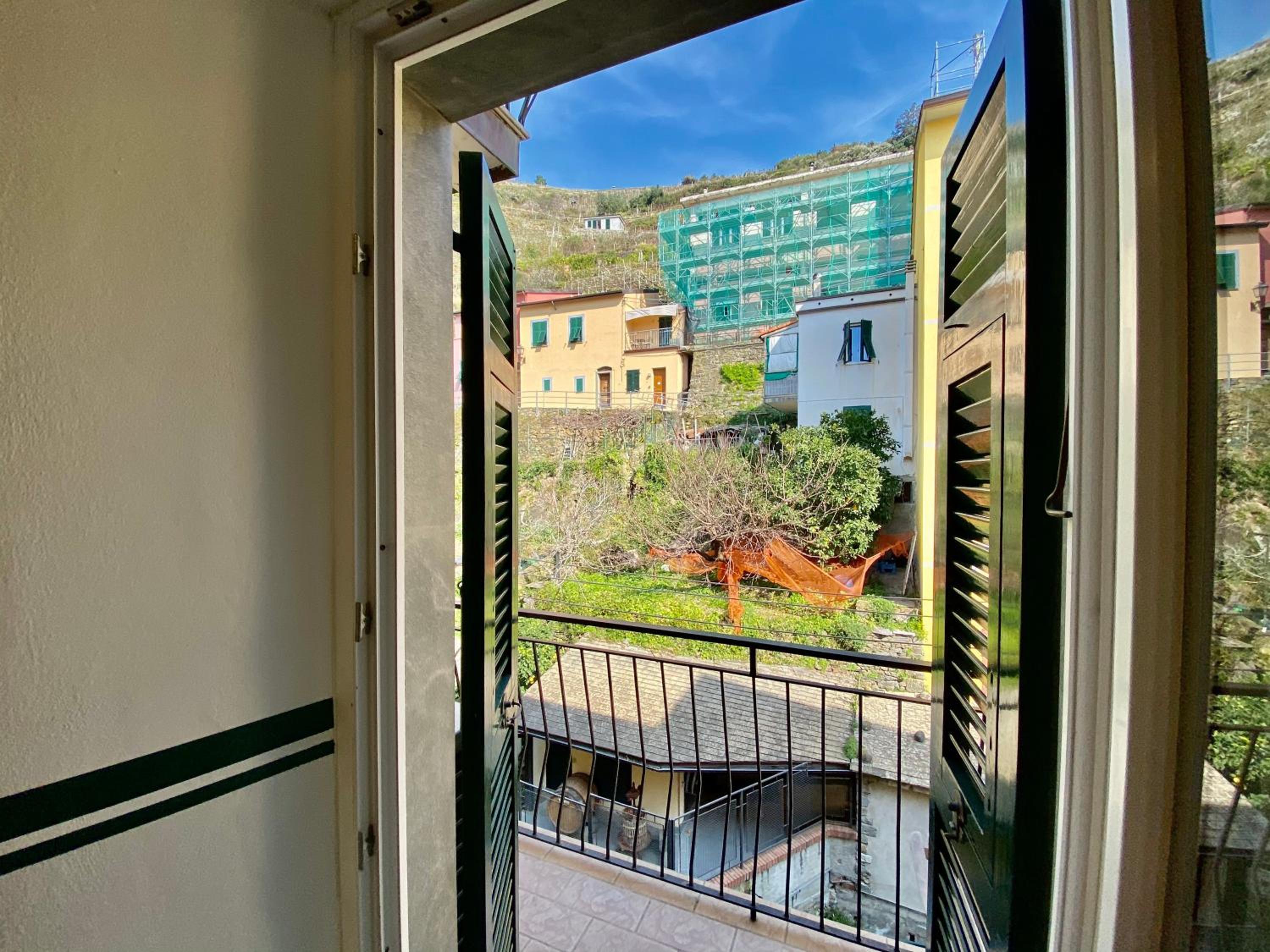 Deluxe Double Room with Balcony photo 3