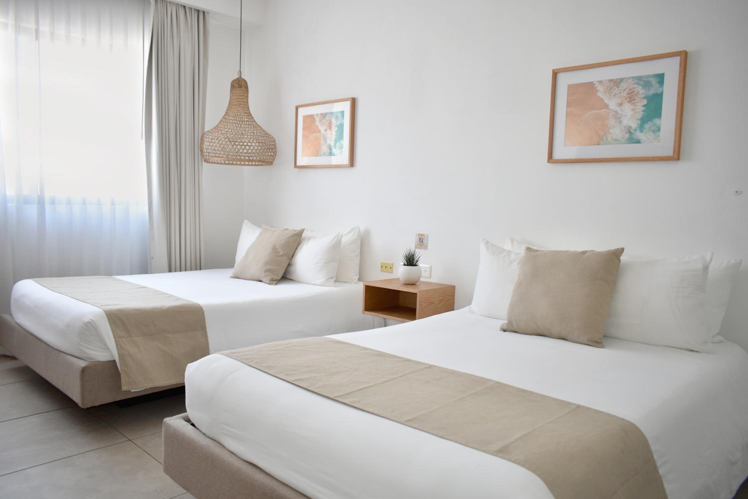 Deluxe Double Room with Two Double Beds - Photo 1