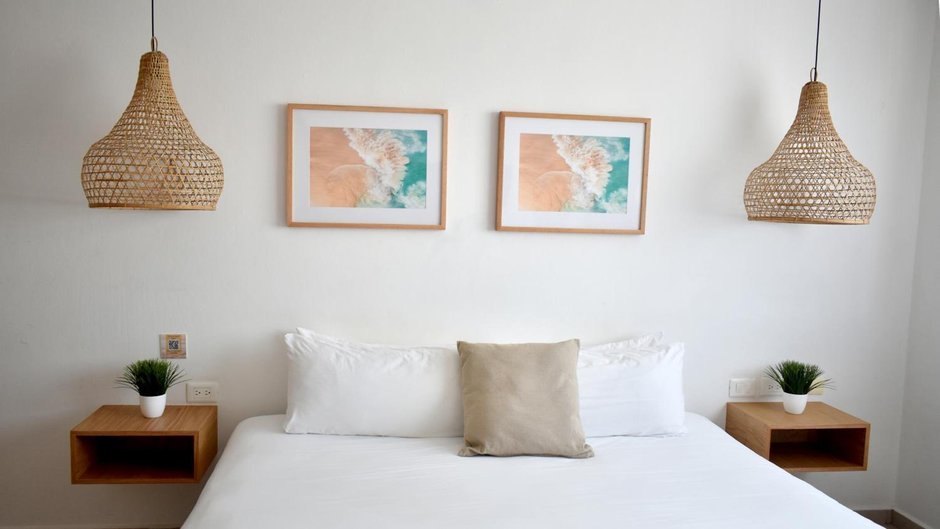 Deluxe King Suite - Photo 4