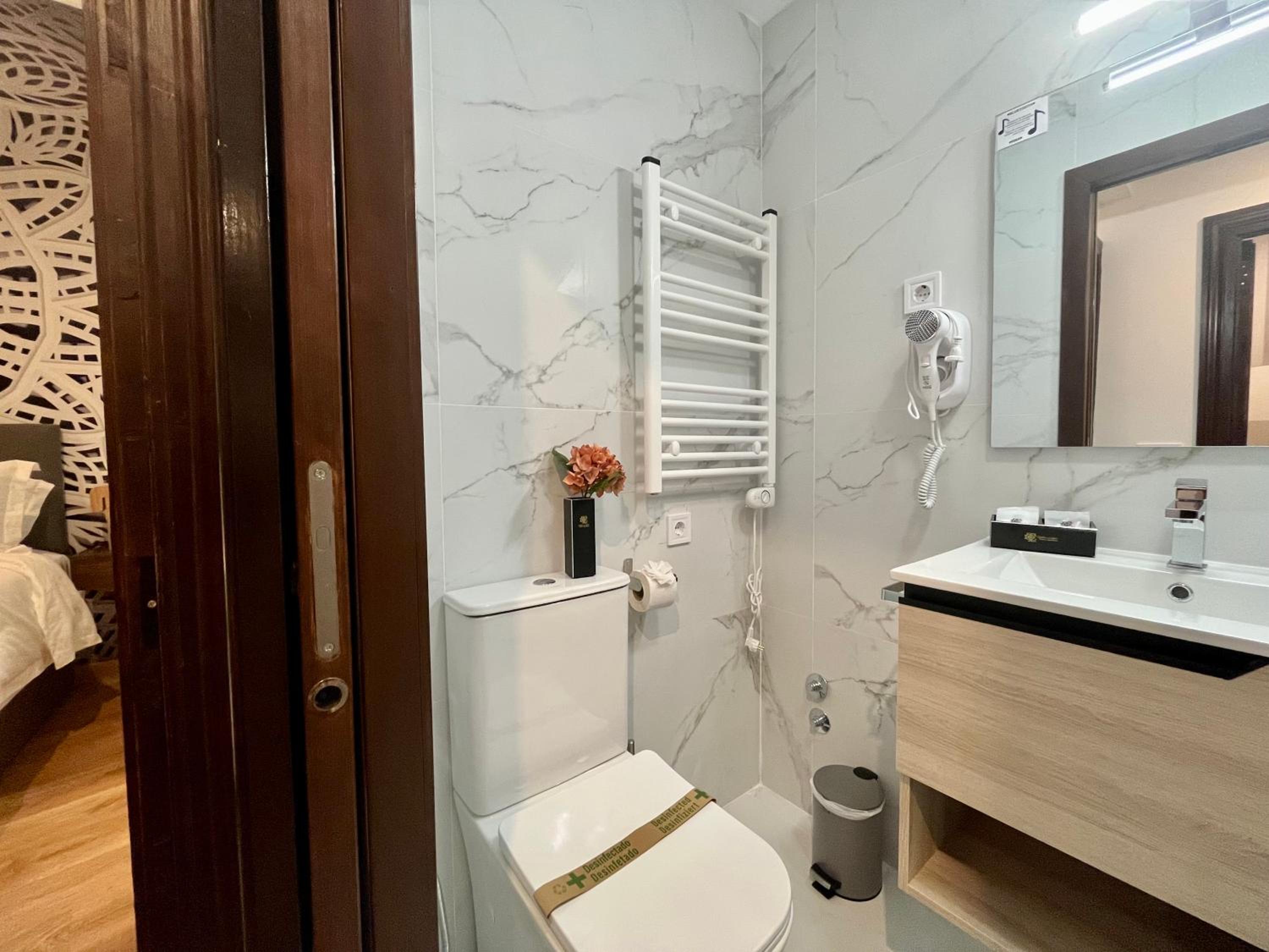 Two-Bedroom Apartment - Photo 3