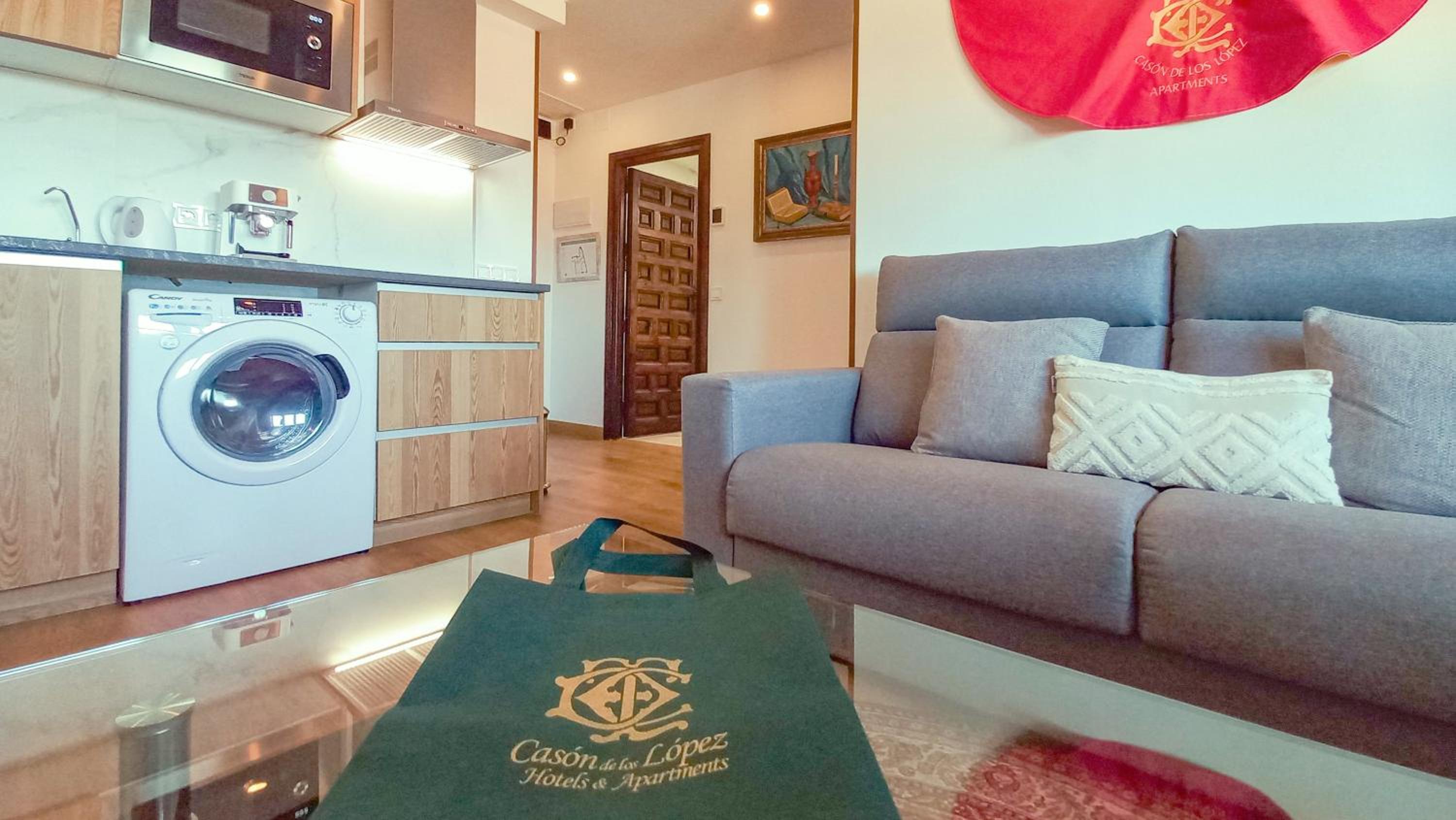 One-Bedroom Apartment - Photo 38