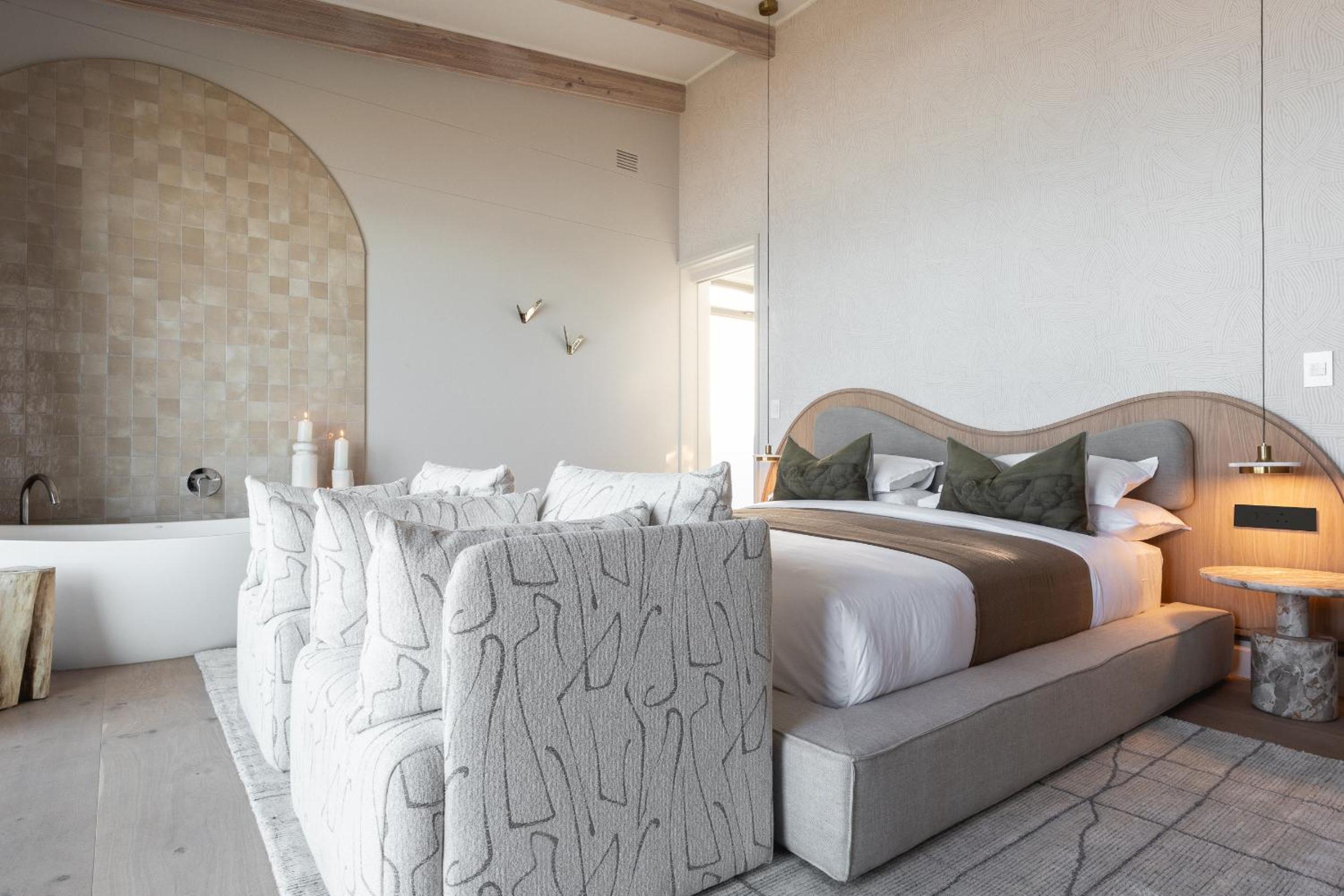 Deluxe Suite with Sea View photo 3