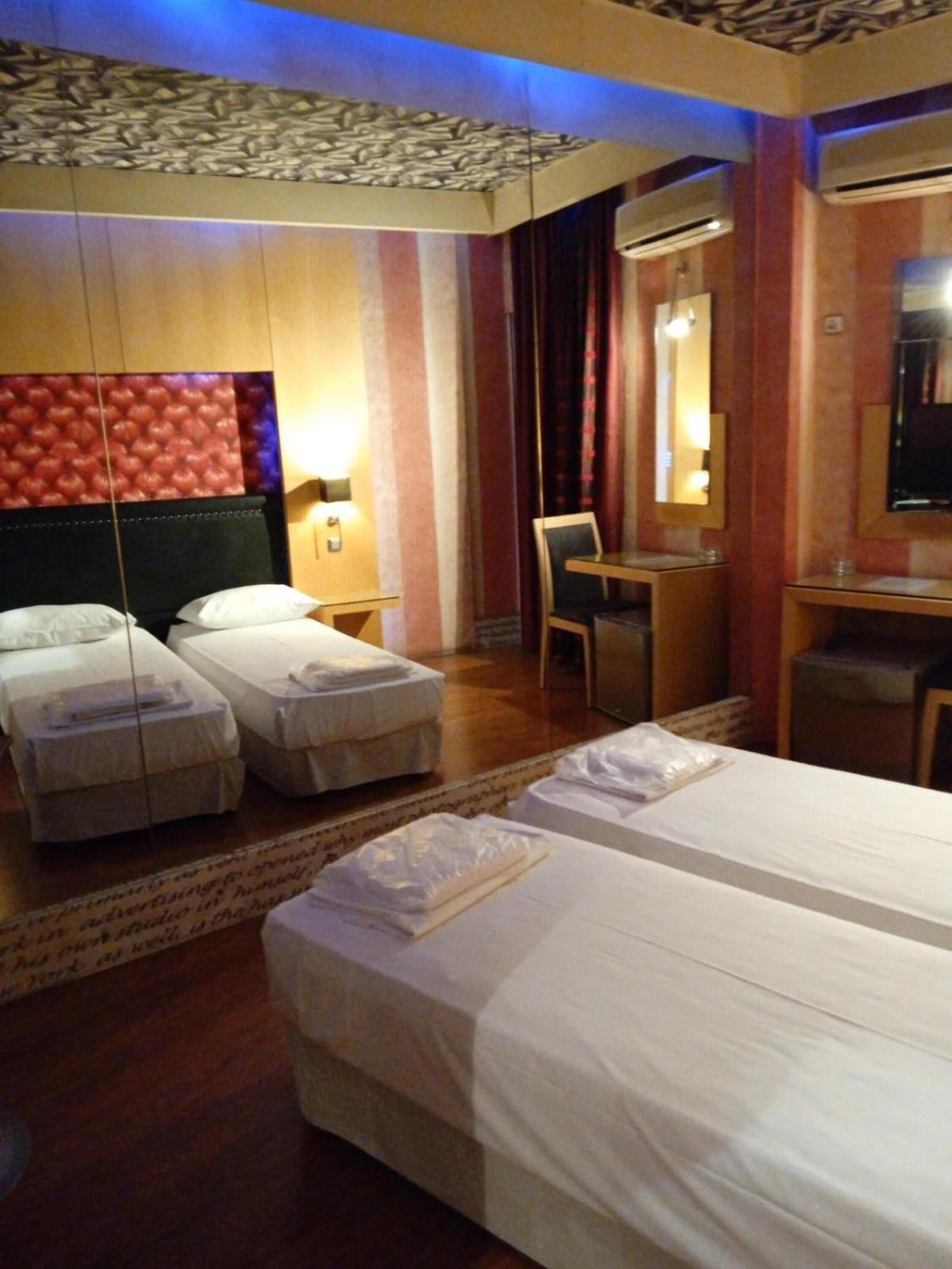 Standard Twin Room photo 2